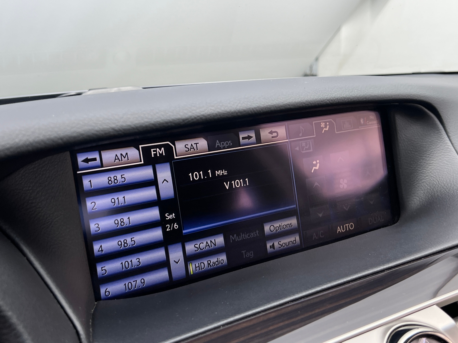 Thumbnail: 2013 Lexus LS - 3