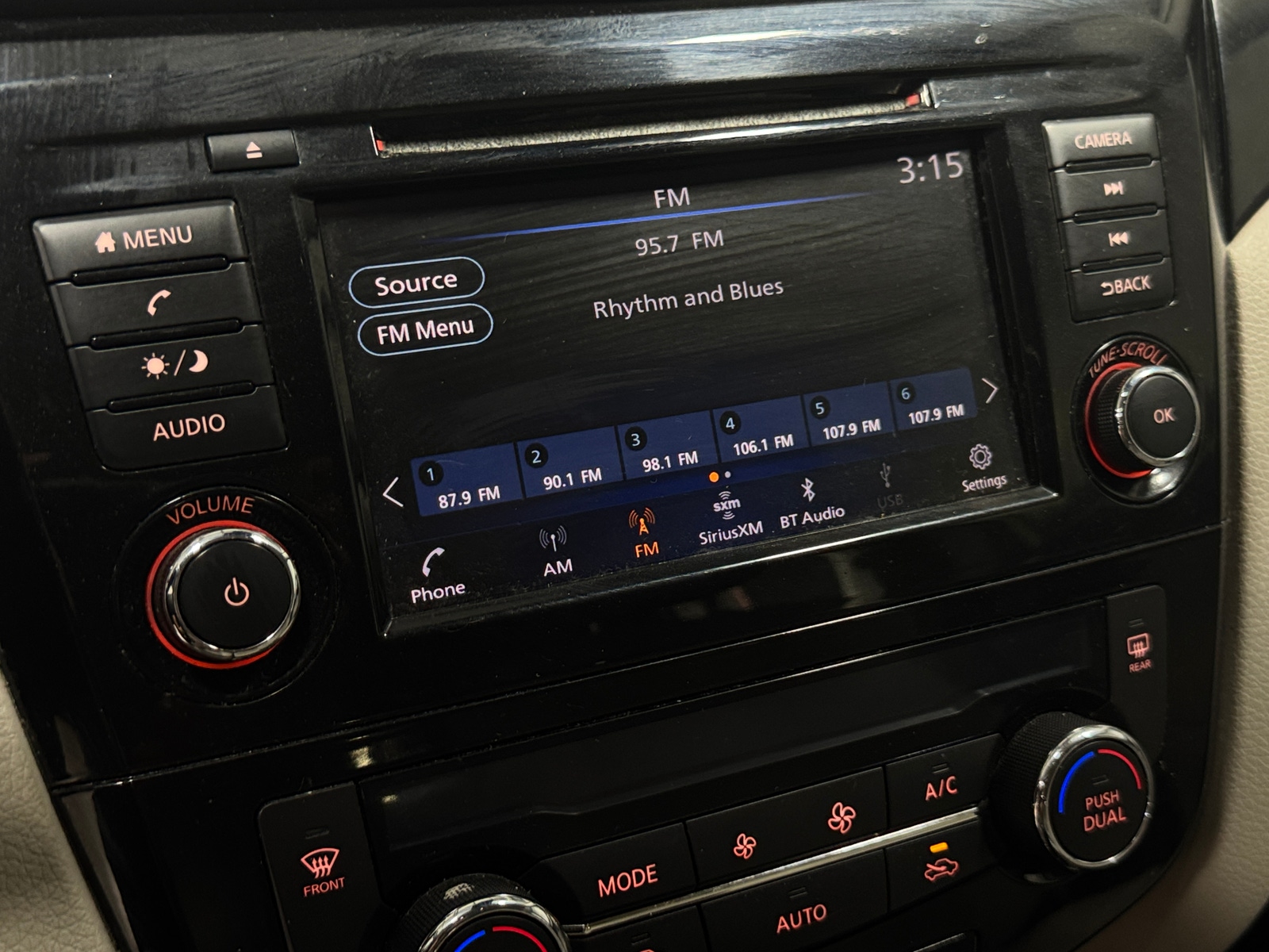 Thumbnail: 2020 Nissan Rogue Sport - 4