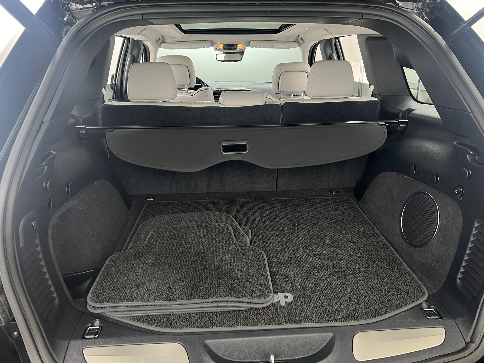 Thumbnail: 2018 Jeep Grand Cherokee - 6