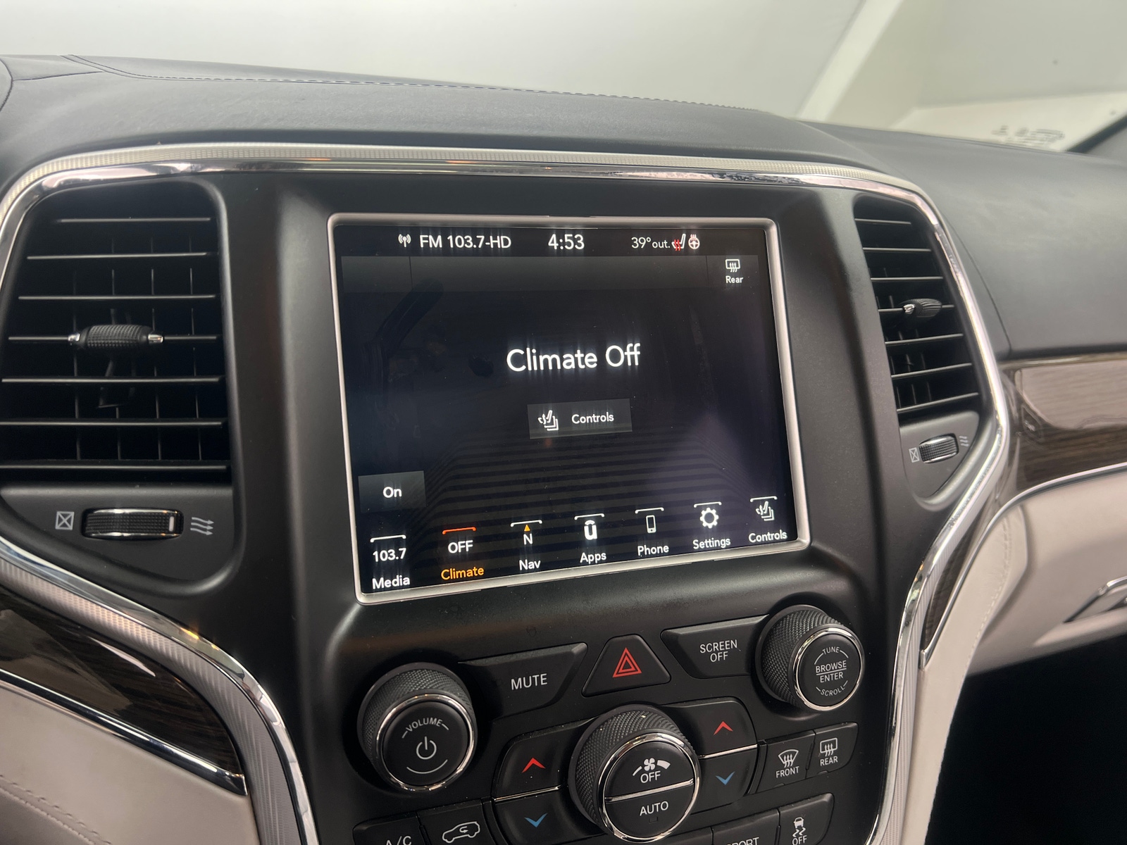 Thumbnail: 2018 Jeep Grand Cherokee - 3