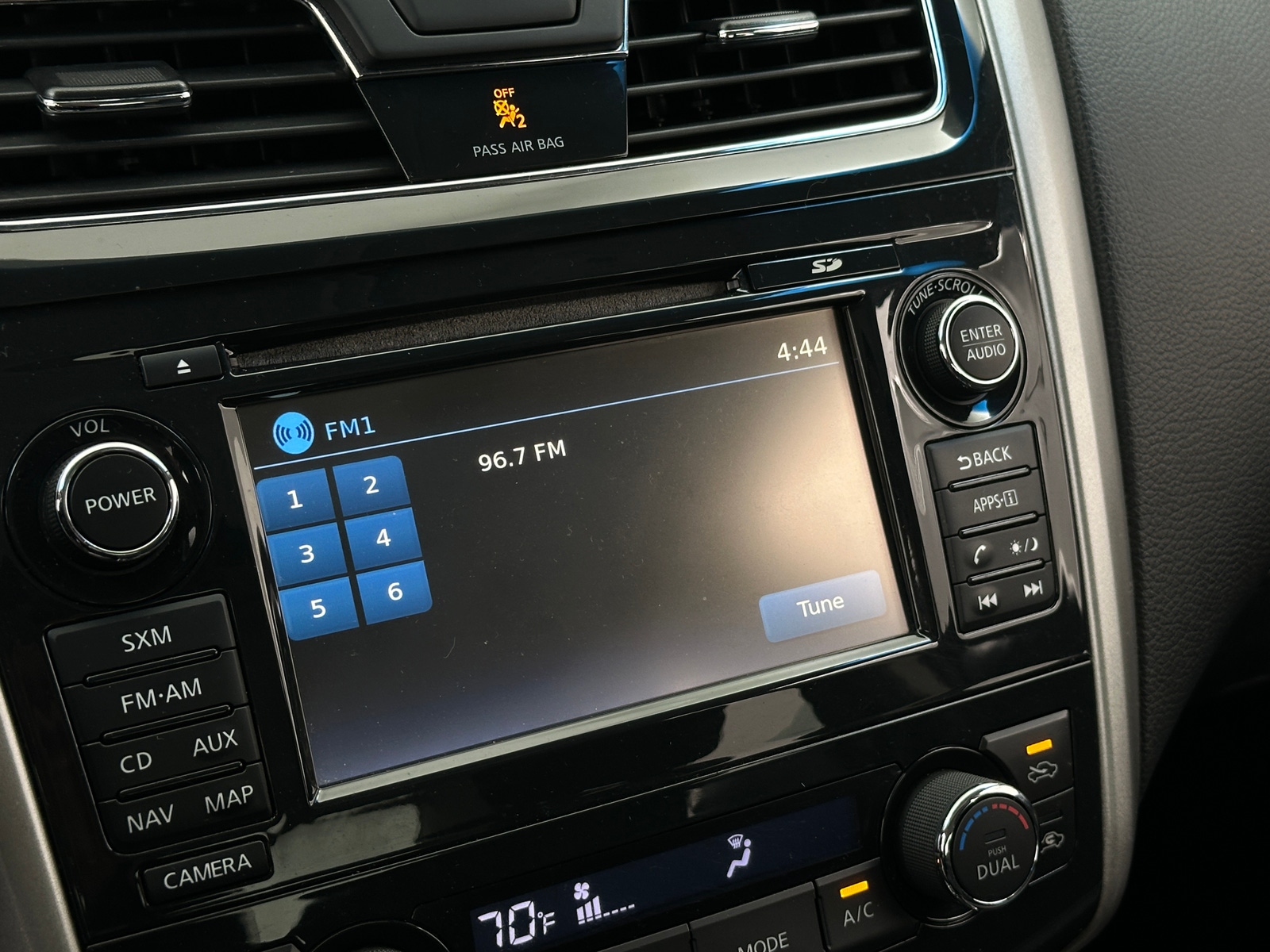 Thumbnail: 2015 Nissan Altima - 4