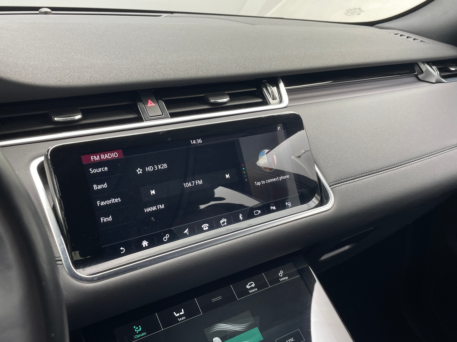 Thumbnail: 2020 Land Rover Range Rover Evoque - 3