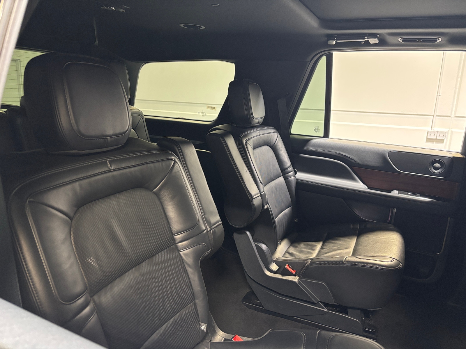 Thumbnail: 2024 Lincoln Navigator - 5