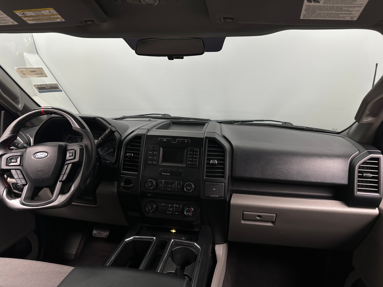 Thumbnail: 2016 Ford Econoline - 3