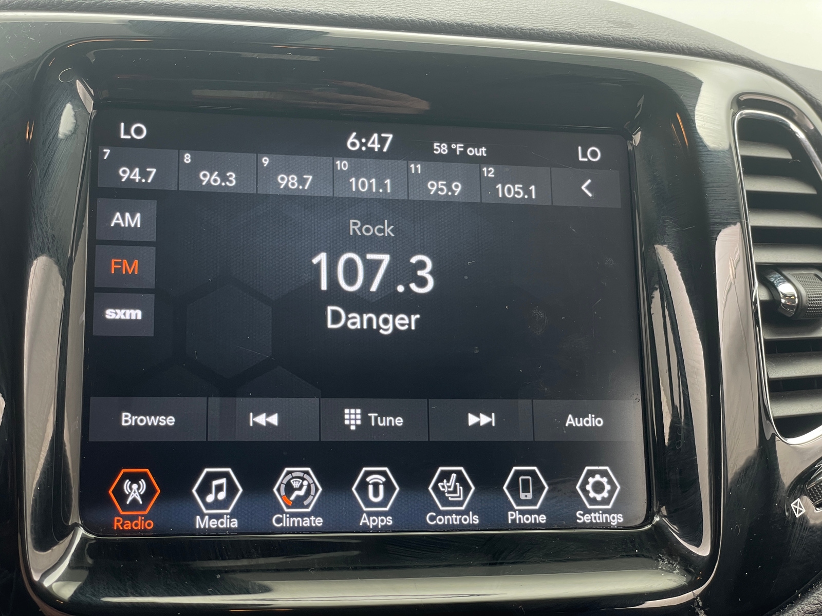 Thumbnail: 2020 Jeep Compass - 3