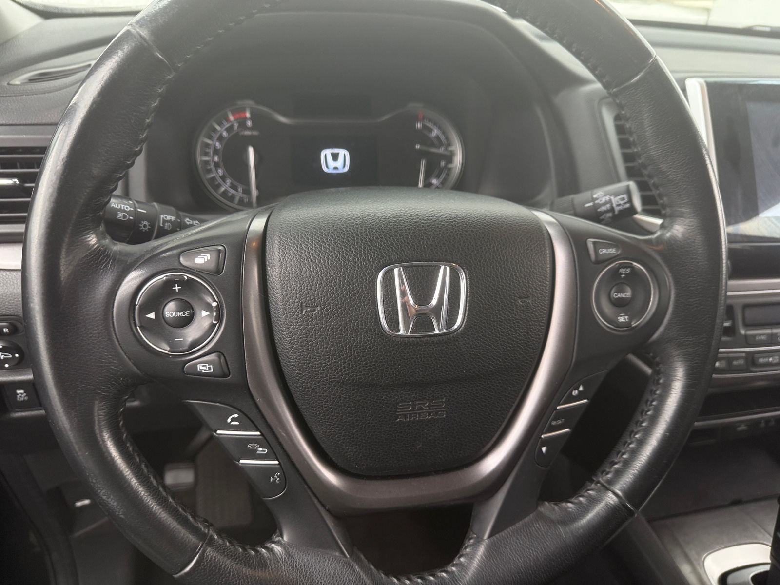 Thumbnail: 2016 Honda Pilot - 4