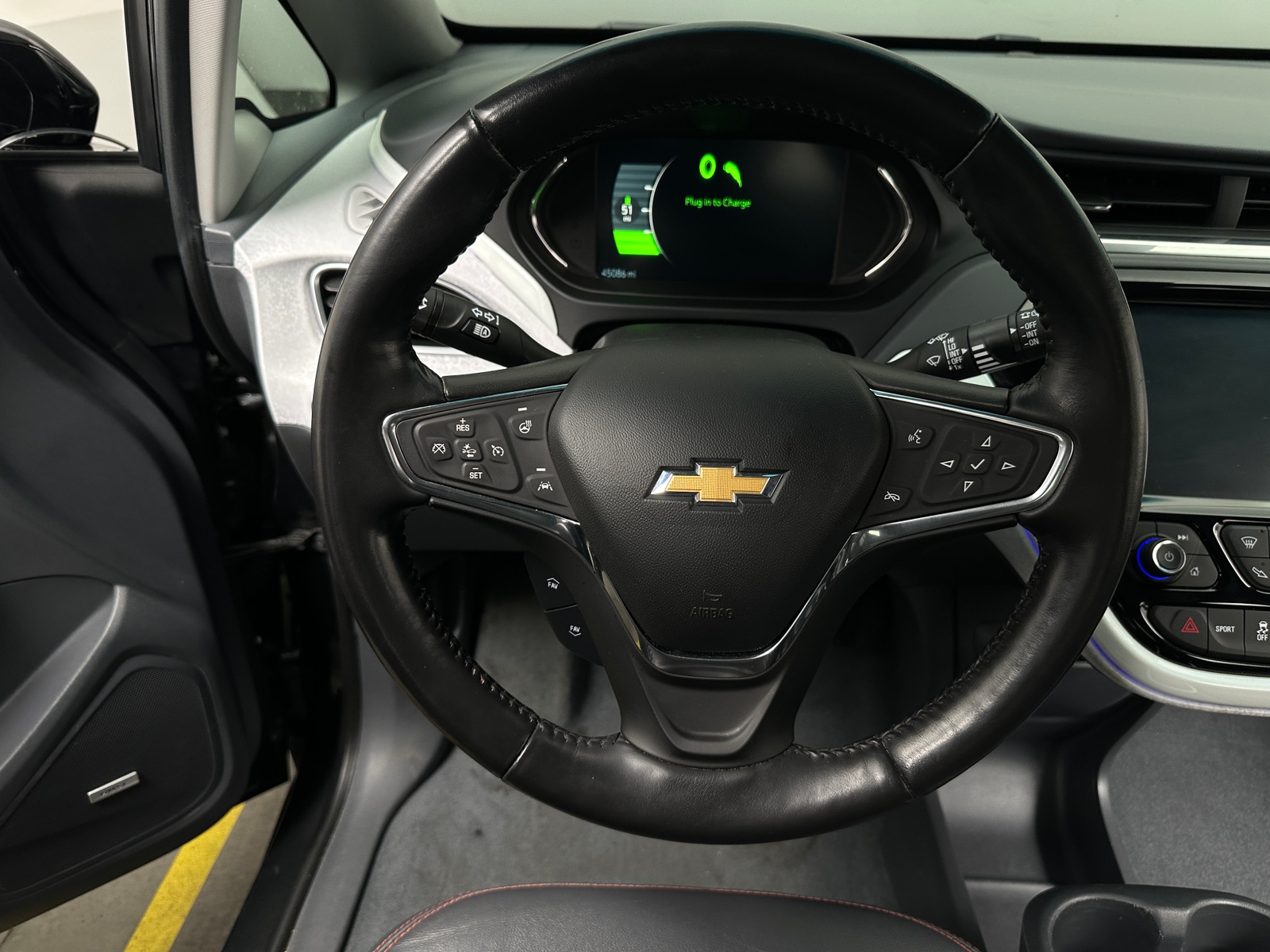 Thumbnail: 2021 Chevrolet Bolt EV - 4