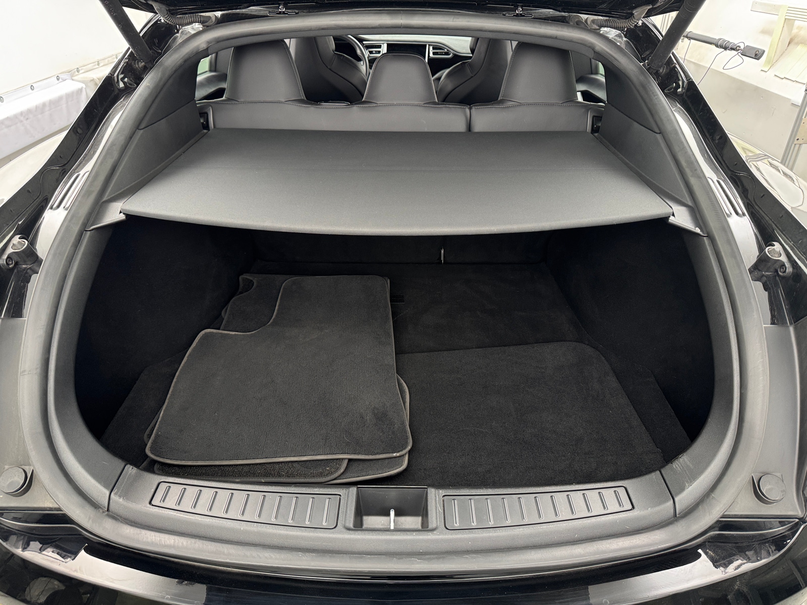 Thumbnail: 2017 Tesla Model S - 6