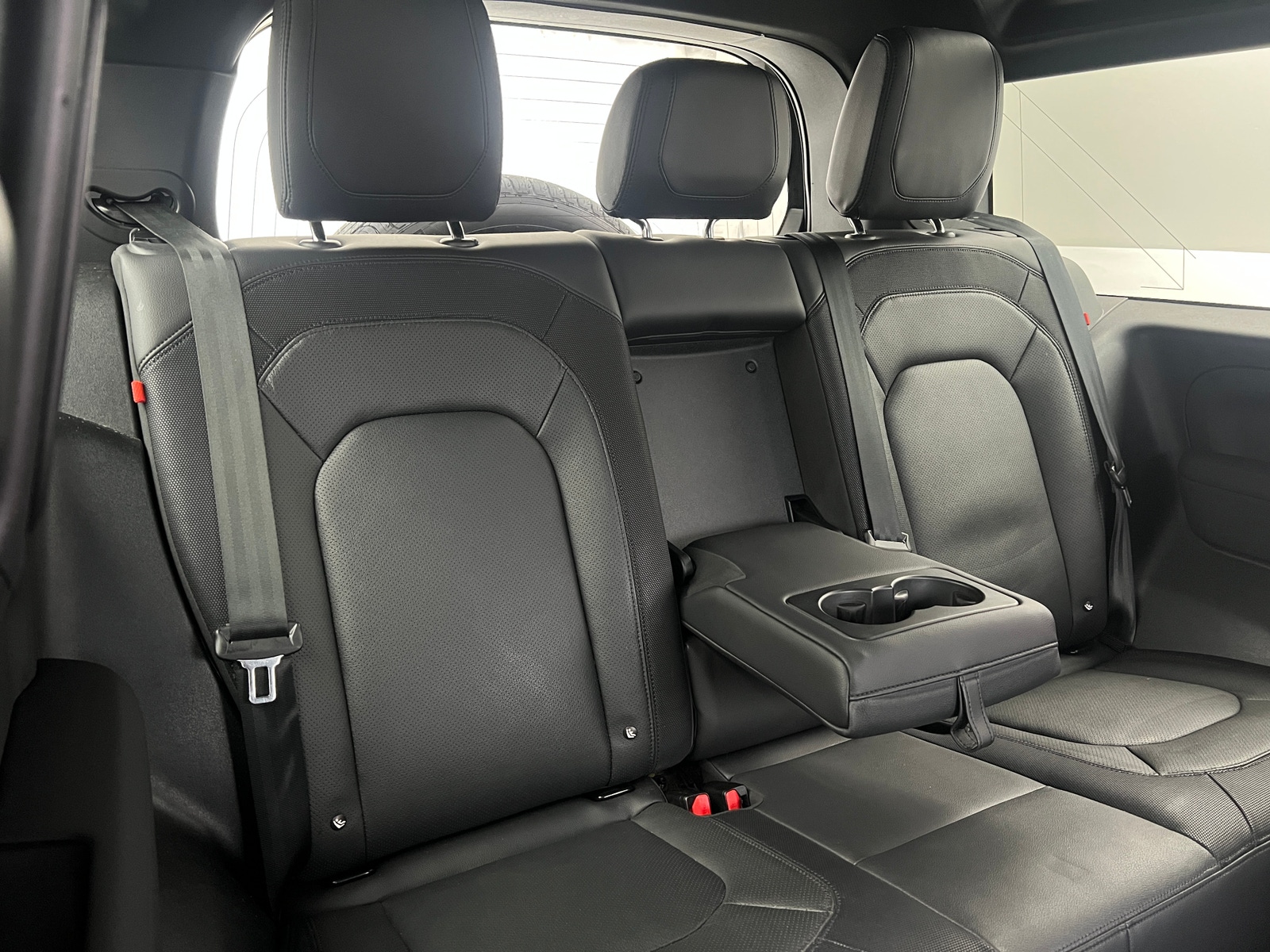 Thumbnail: 2023 Land Rover Defender - 5