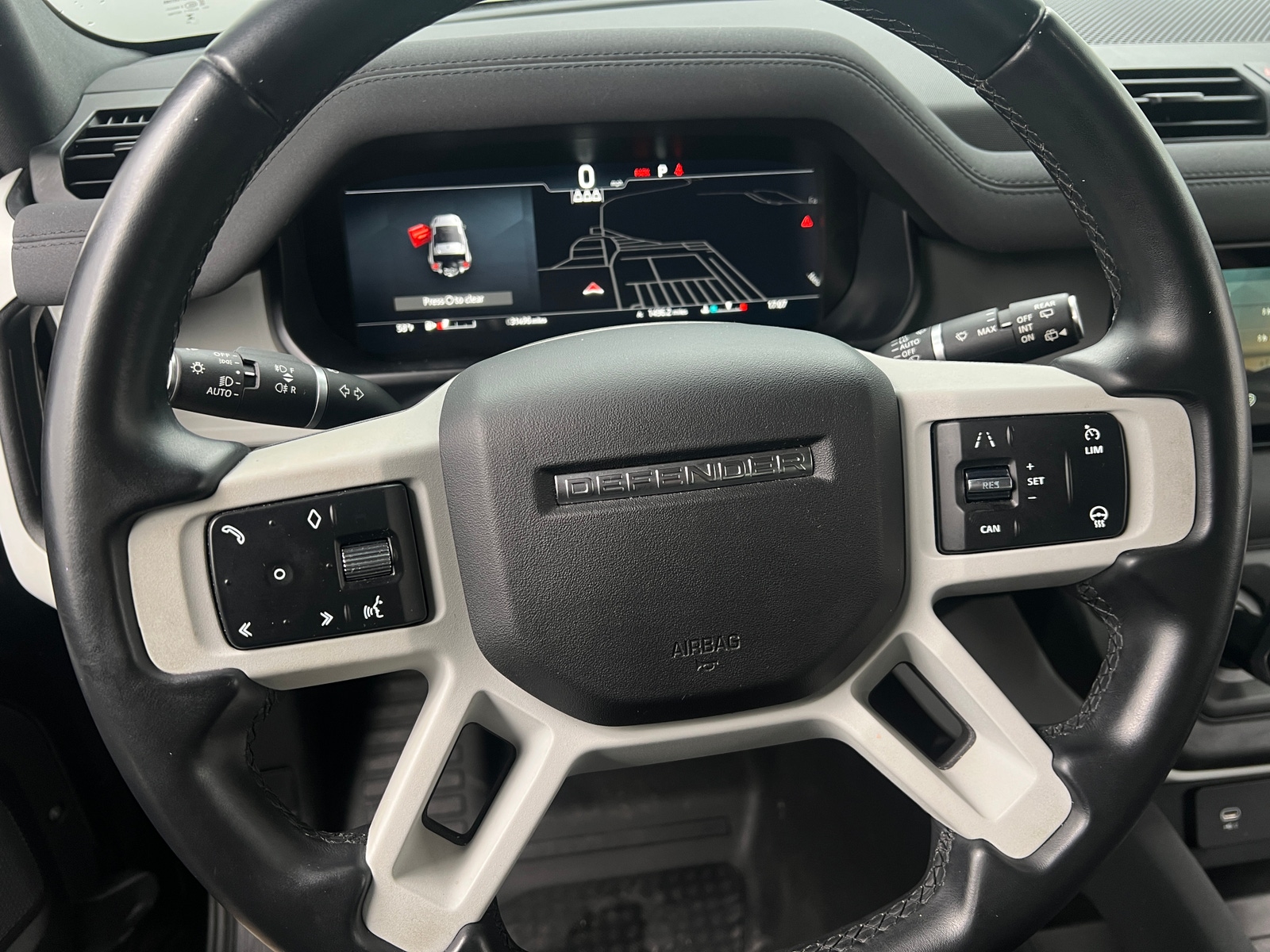 Thumbnail: 2023 Land Rover Defender - 4