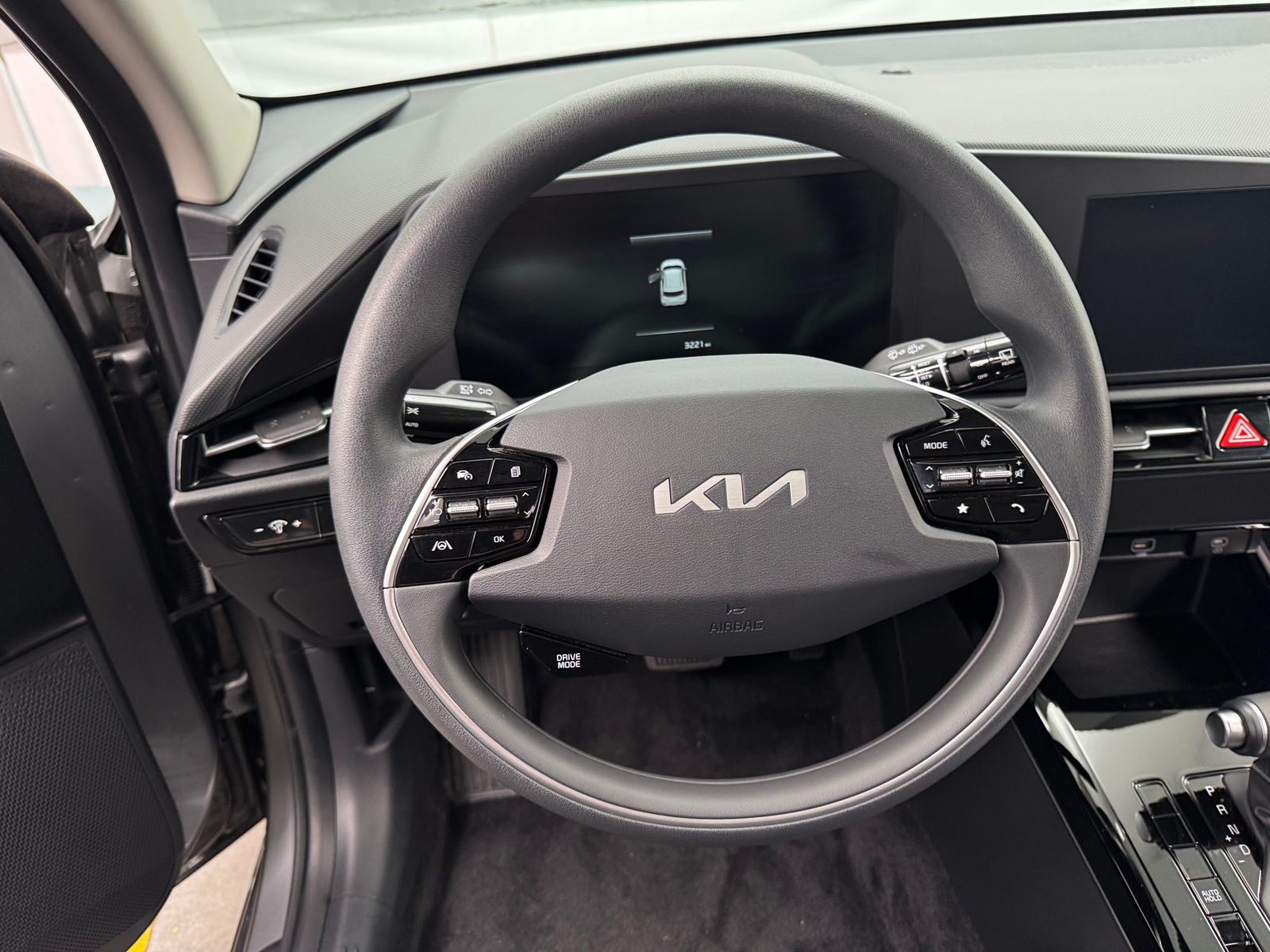 Thumbnail: 2024 Kia Niro - 5