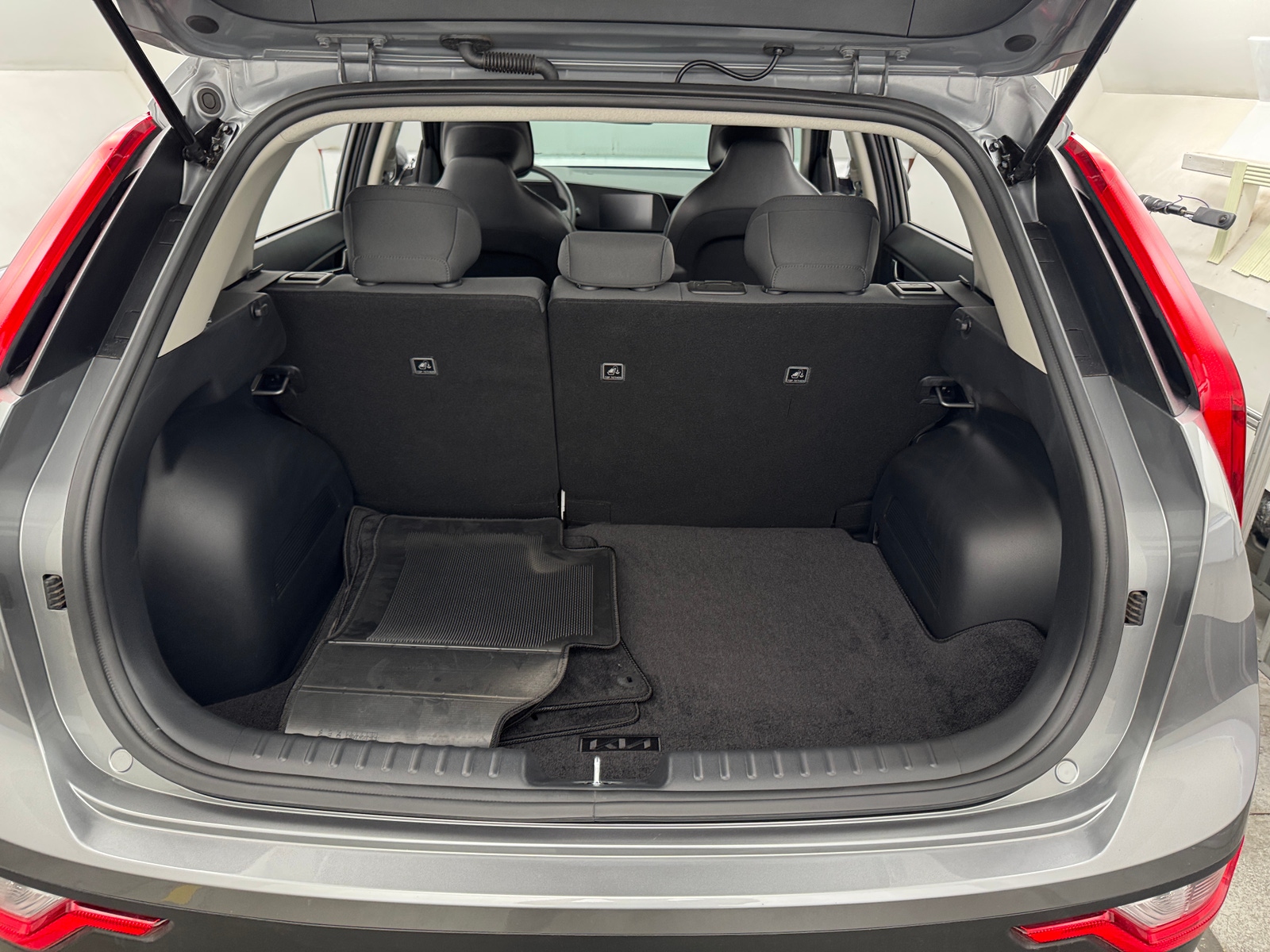 Thumbnail: 2024 Kia Niro - 7