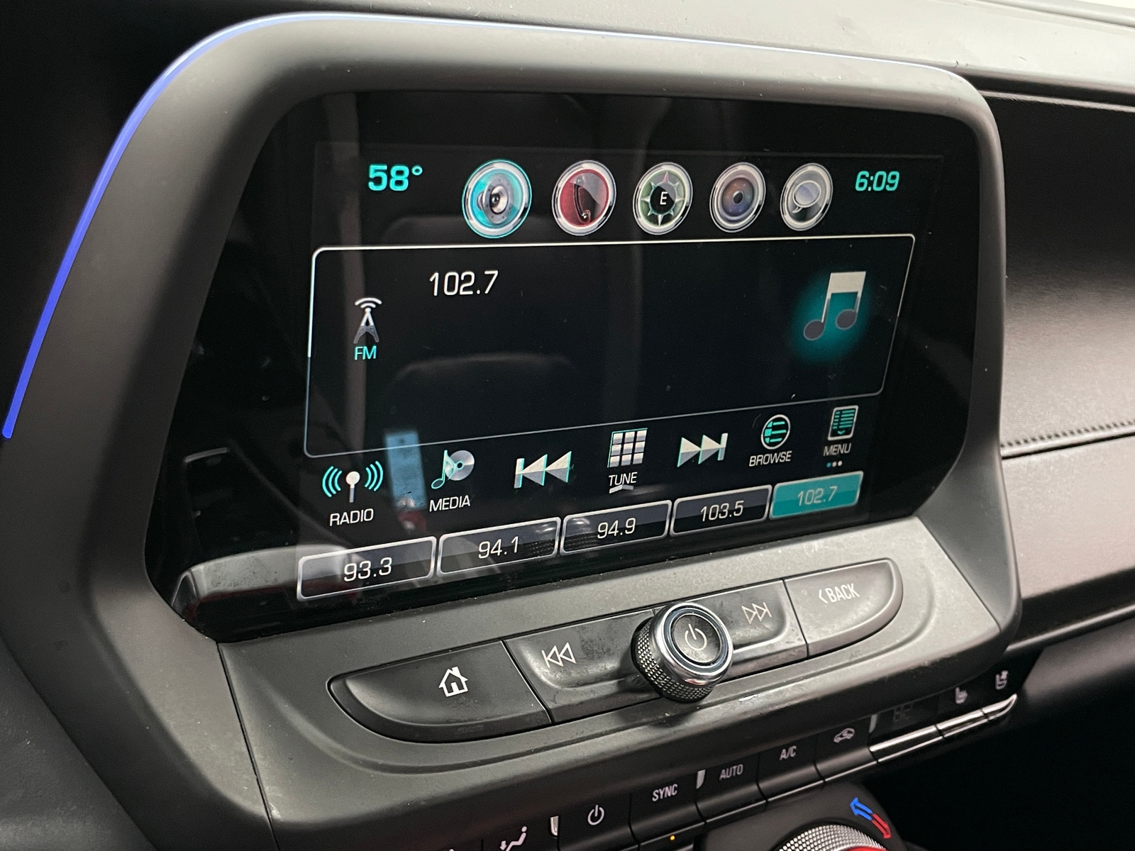 Thumbnail: 2016 Chevrolet Camaro - 3