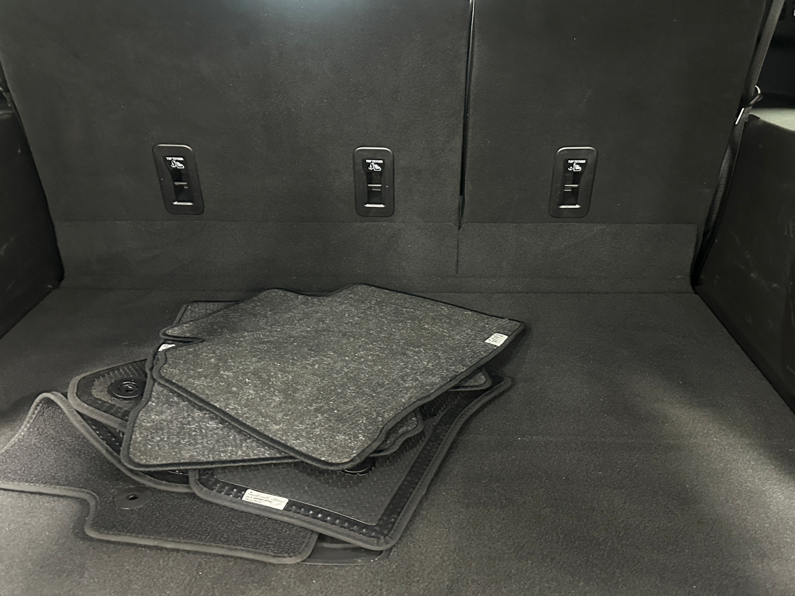 Thumbnail: 2023 GMC Yukon XL - 6