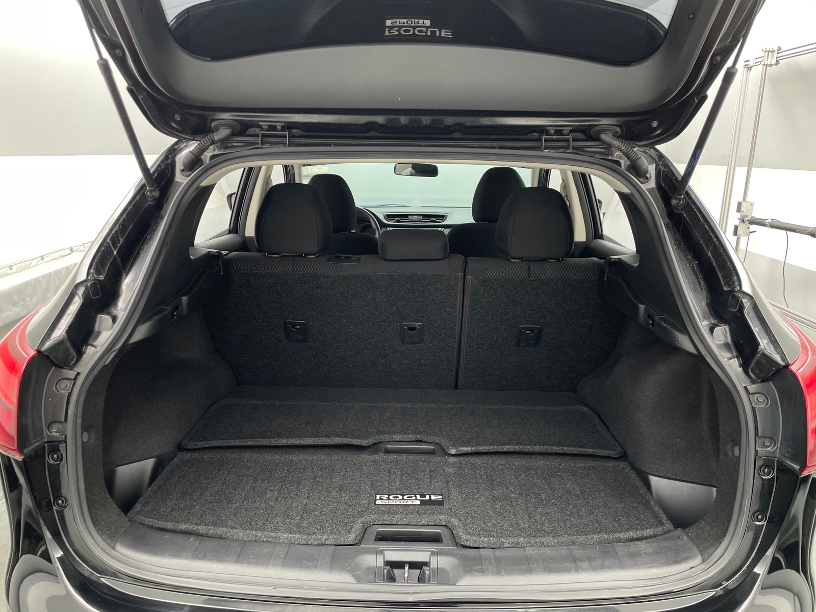 Thumbnail: 2019 Nissan Rogue Sport - 7