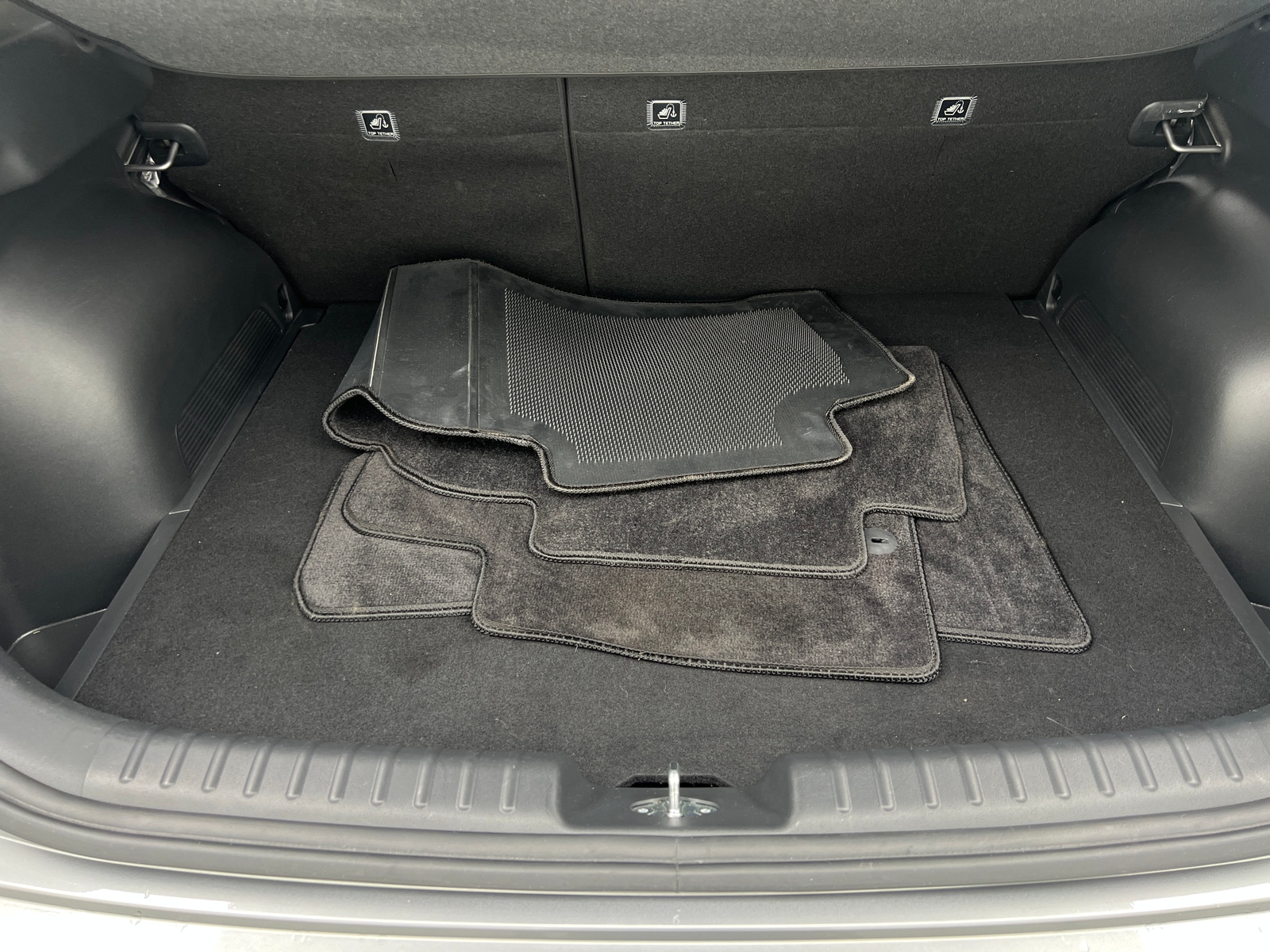 Thumbnail: 2023 Kia Niro - 7