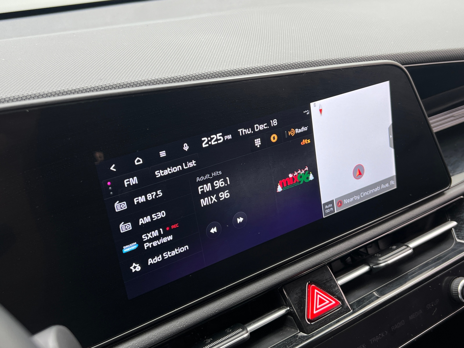 Thumbnail: 2023 Kia Niro - 4