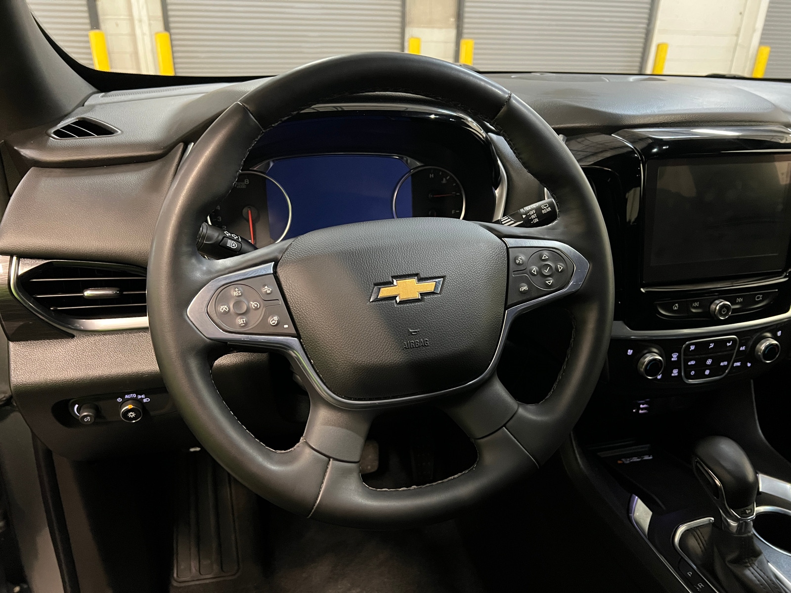 Thumbnail: 2023 Chevrolet Traverse - 4