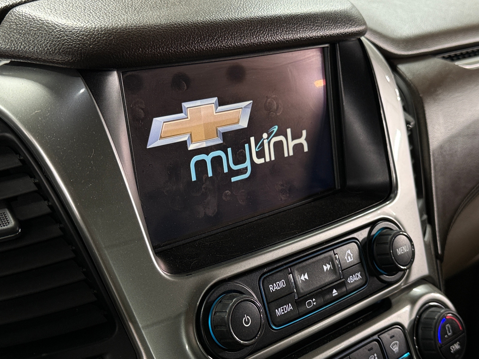 Thumbnail: 2016 Chevrolet Tahoe - 3