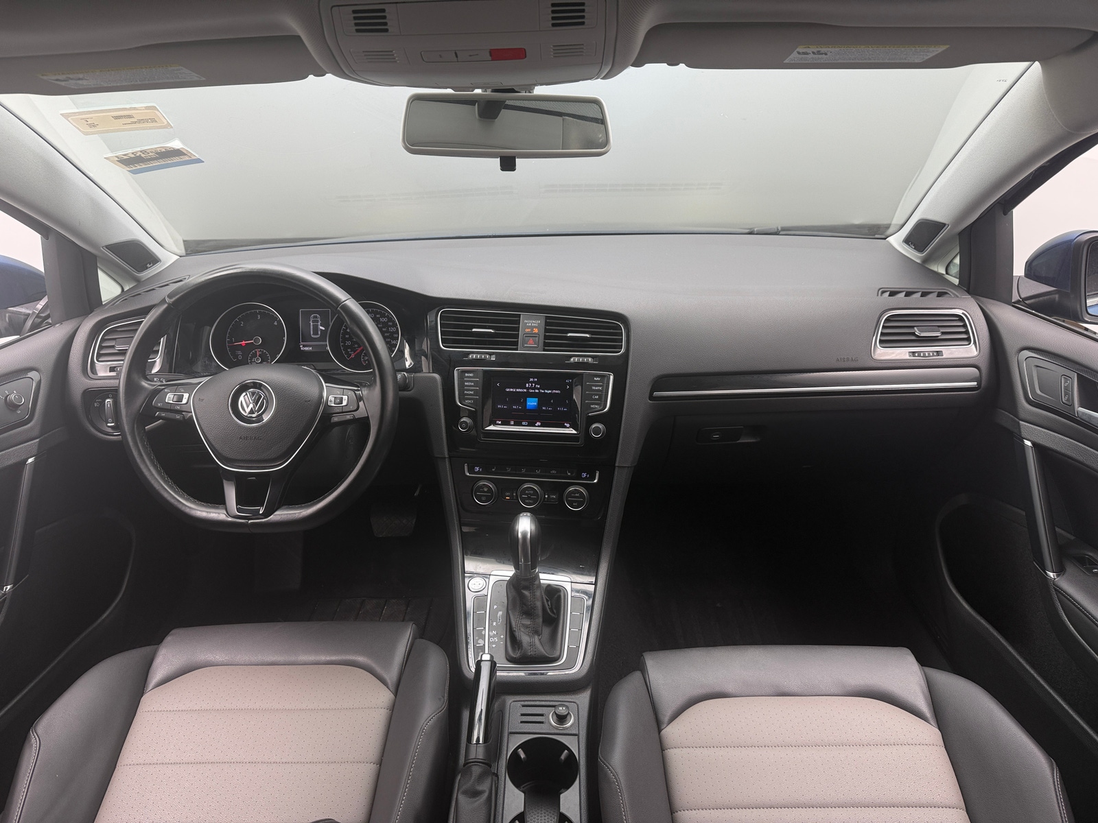 Thumbnail: 2015 Volkswagen e-Golf - 2