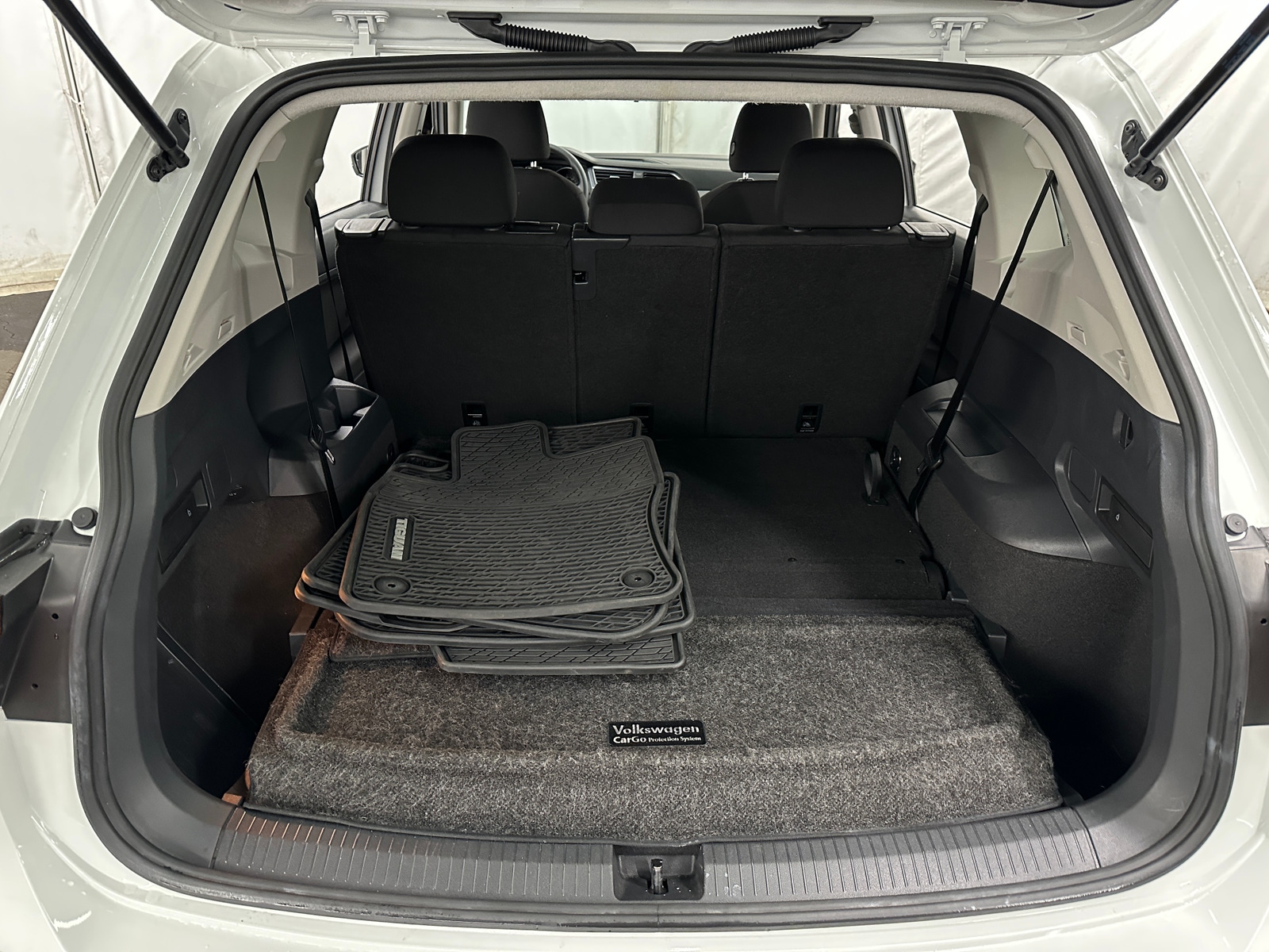 Thumbnail: 2020 Volkswagen Tiguan - 7