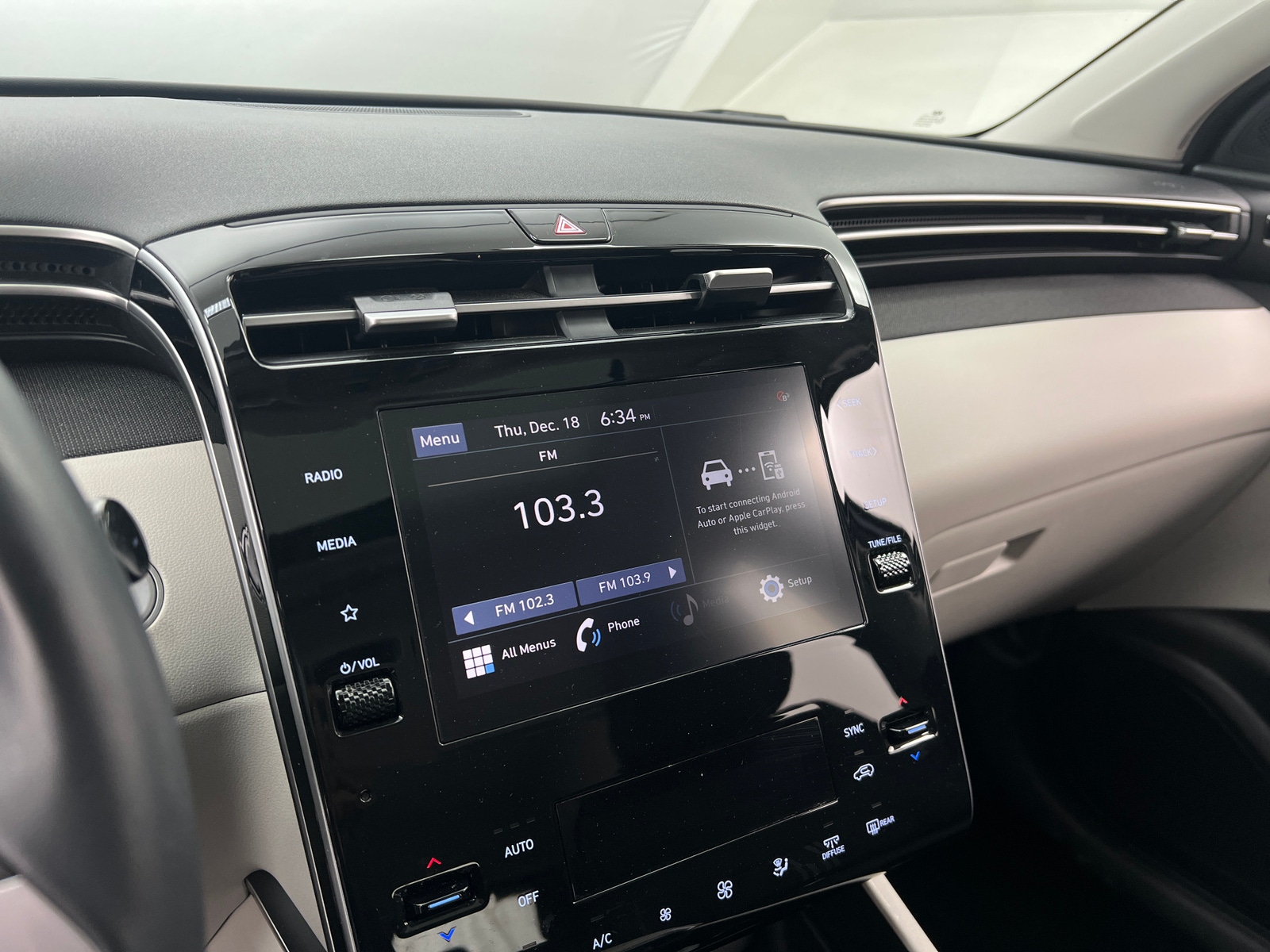 Thumbnail: 2022 Hyundai Tucson - 4