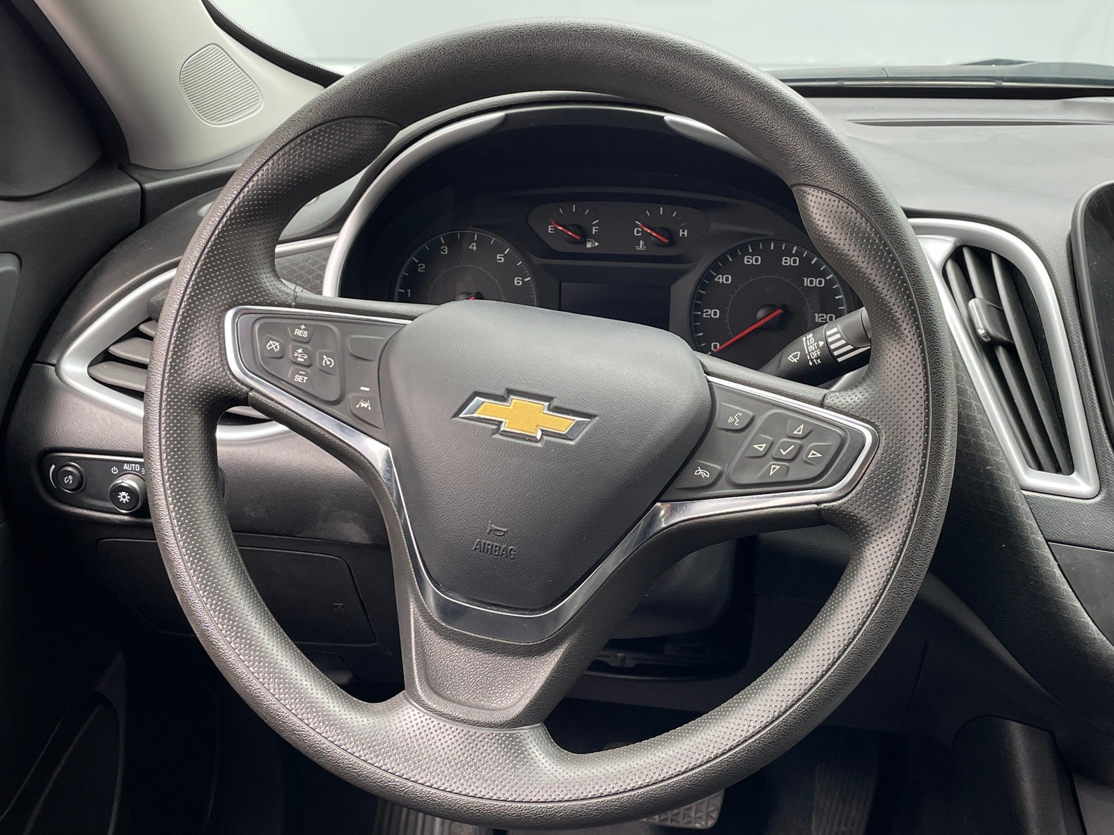 Thumbnail: 2023 Chevrolet Malibu - 5