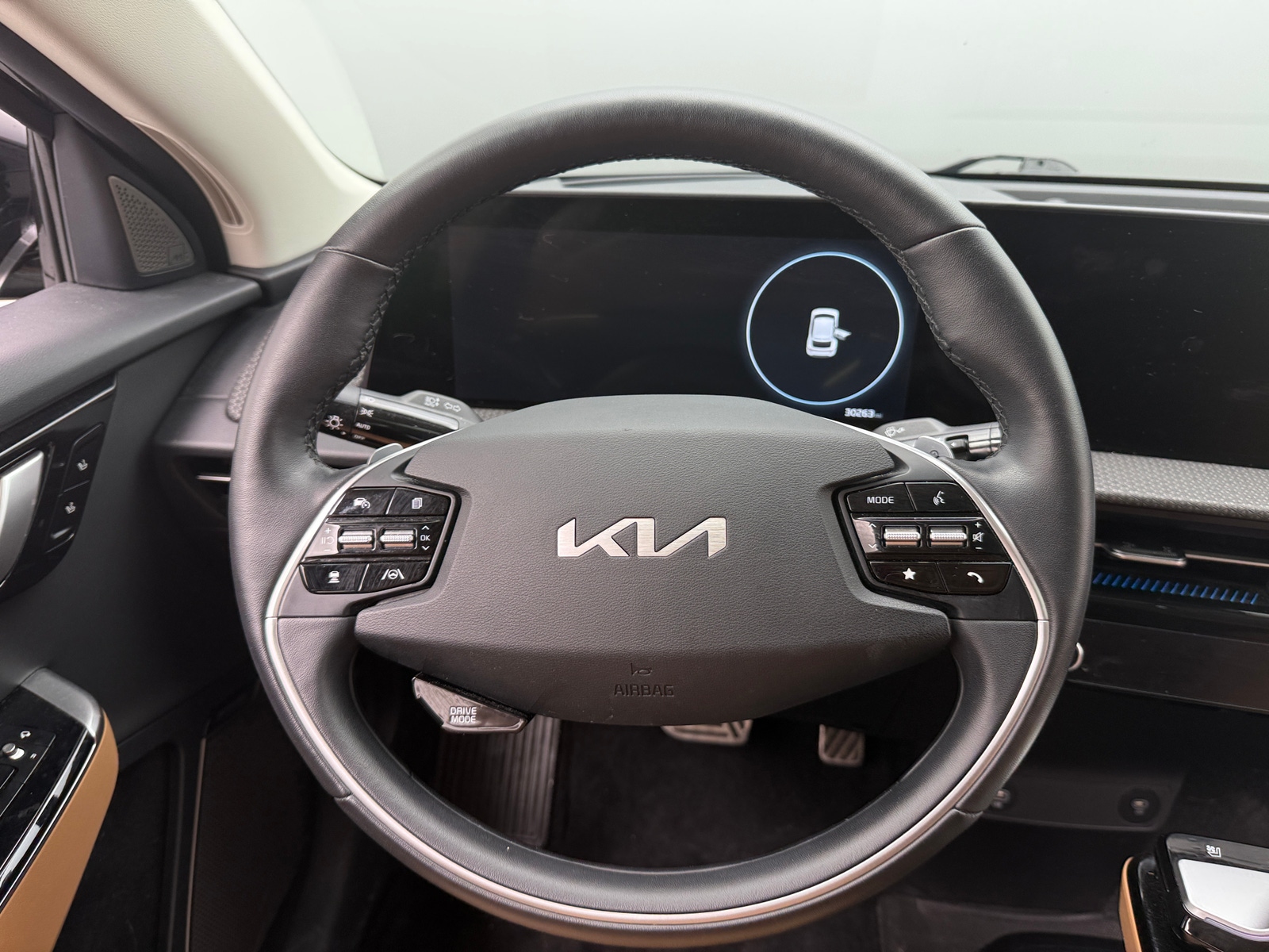 Thumbnail: 2023 Kia EV6 - 4