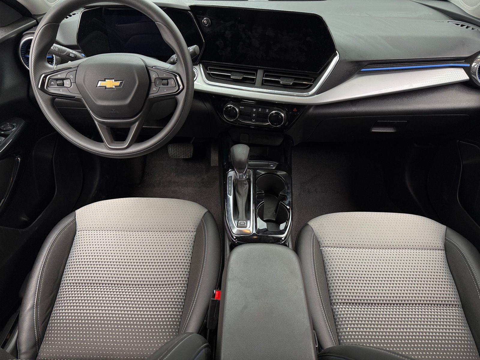 Thumbnail: 2024 Chevrolet Trax - 3