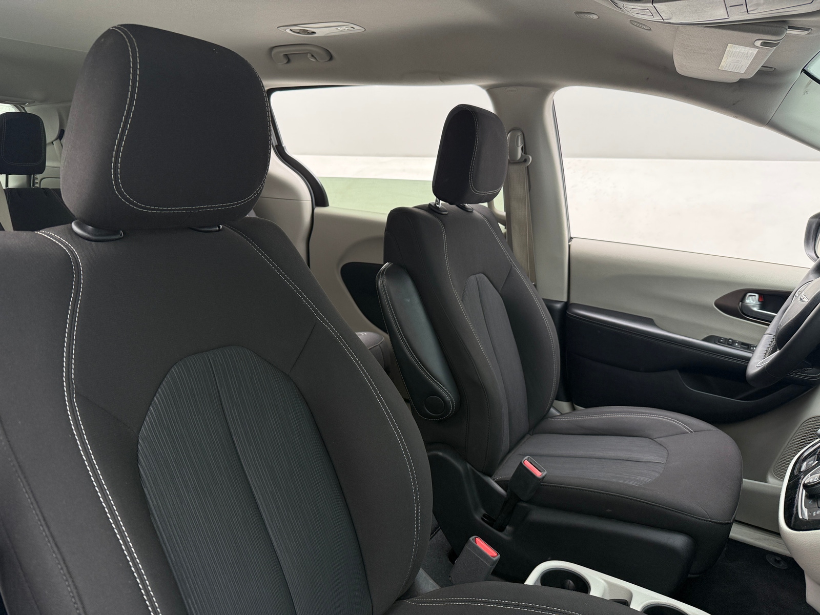 Thumbnail: 2024 Chrysler Voyager - 2