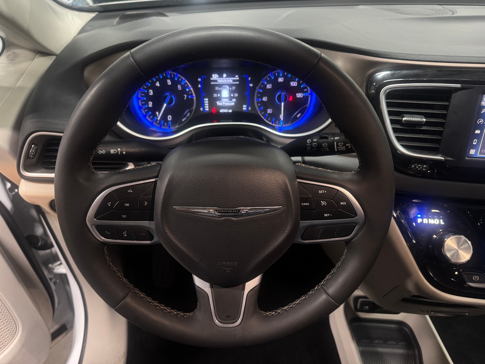 Thumbnail: 2024 Chrysler Voyager - 5