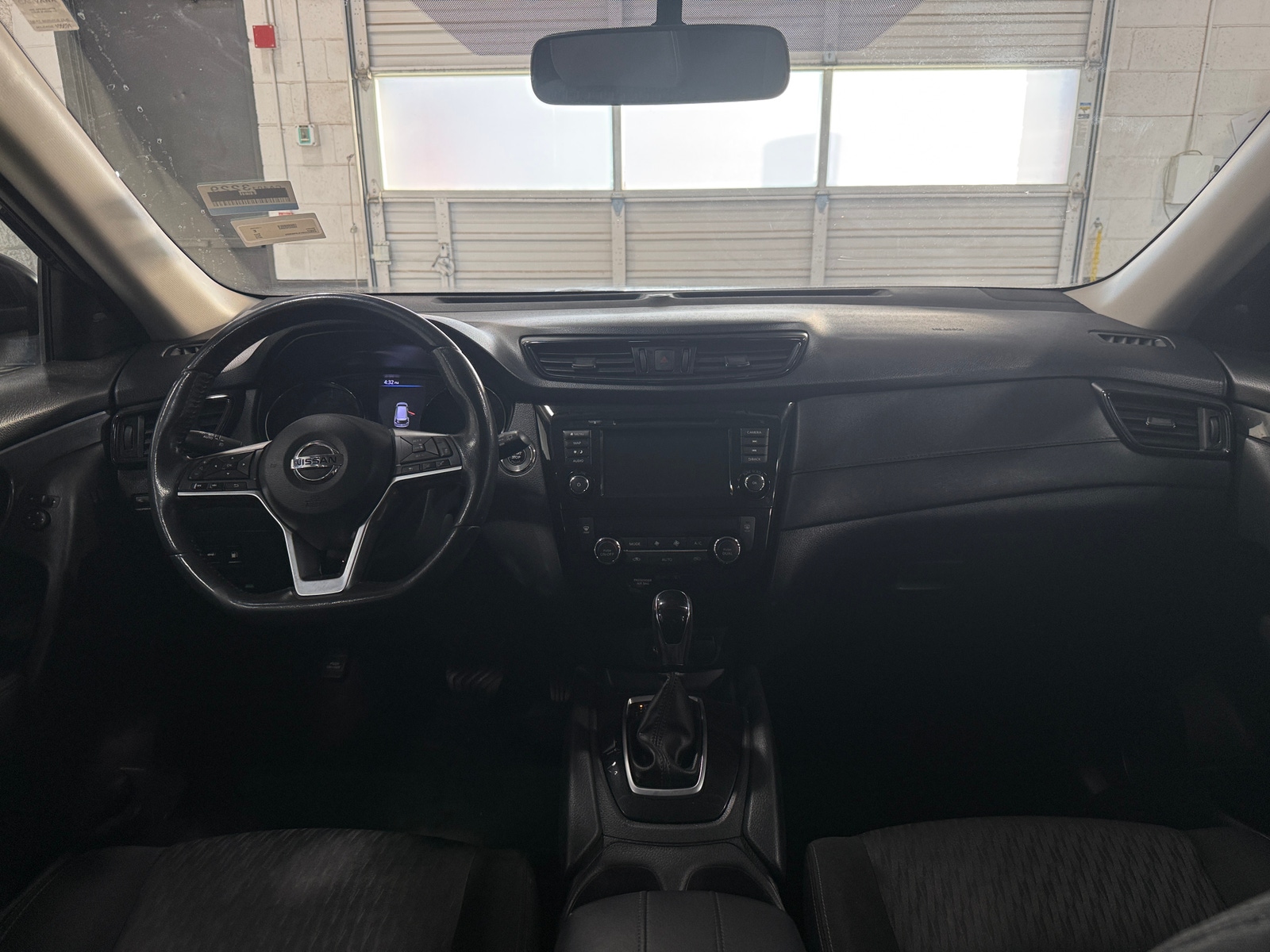 Thumbnail: 2018 Nissan Rogue - 3