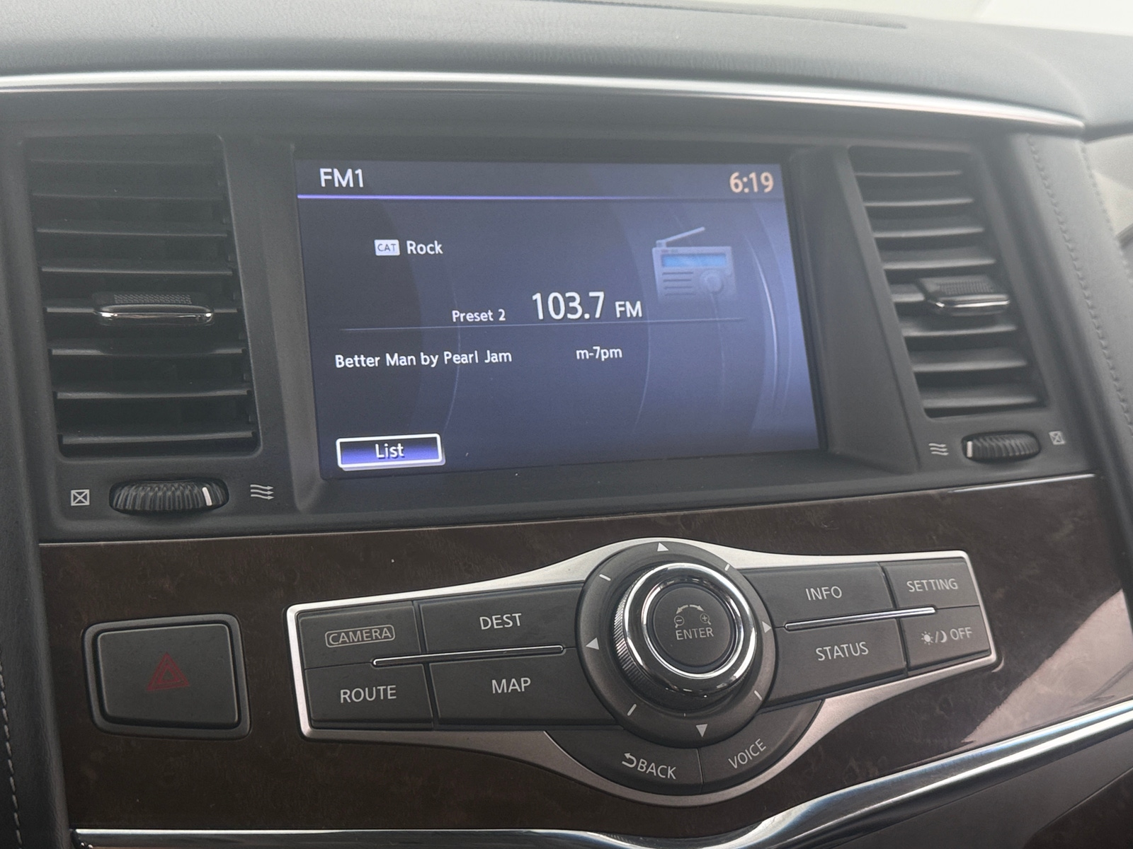 Thumbnail: 2017 INFINITI QX80 - 3