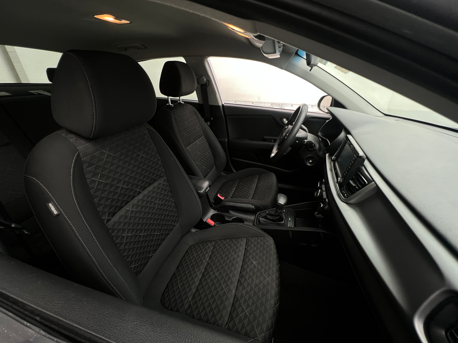 Thumbnail: 2020 Kia Rio - 2