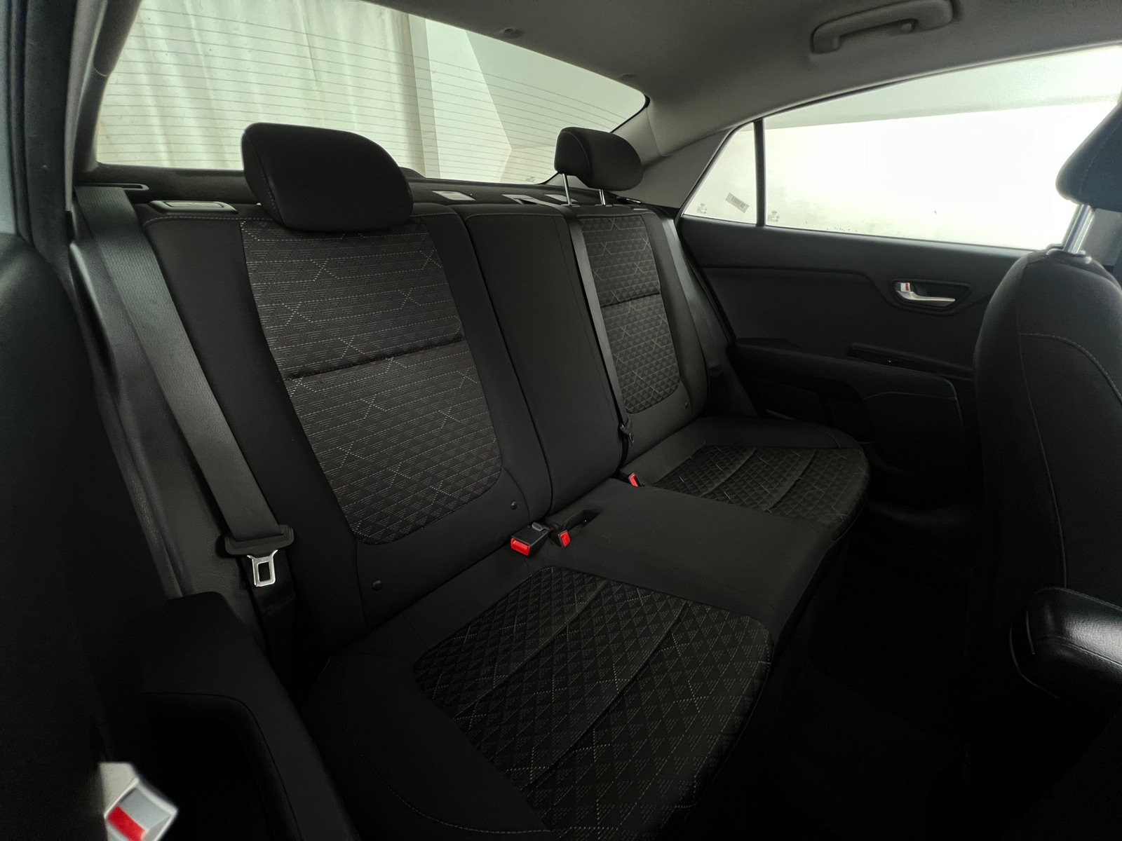 Thumbnail: 2020 Kia Rio - 6