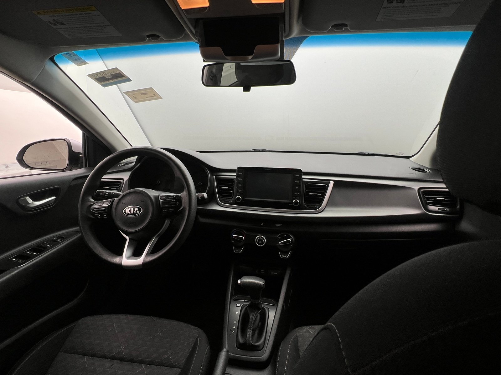 Thumbnail: 2020 Kia Rio - 3