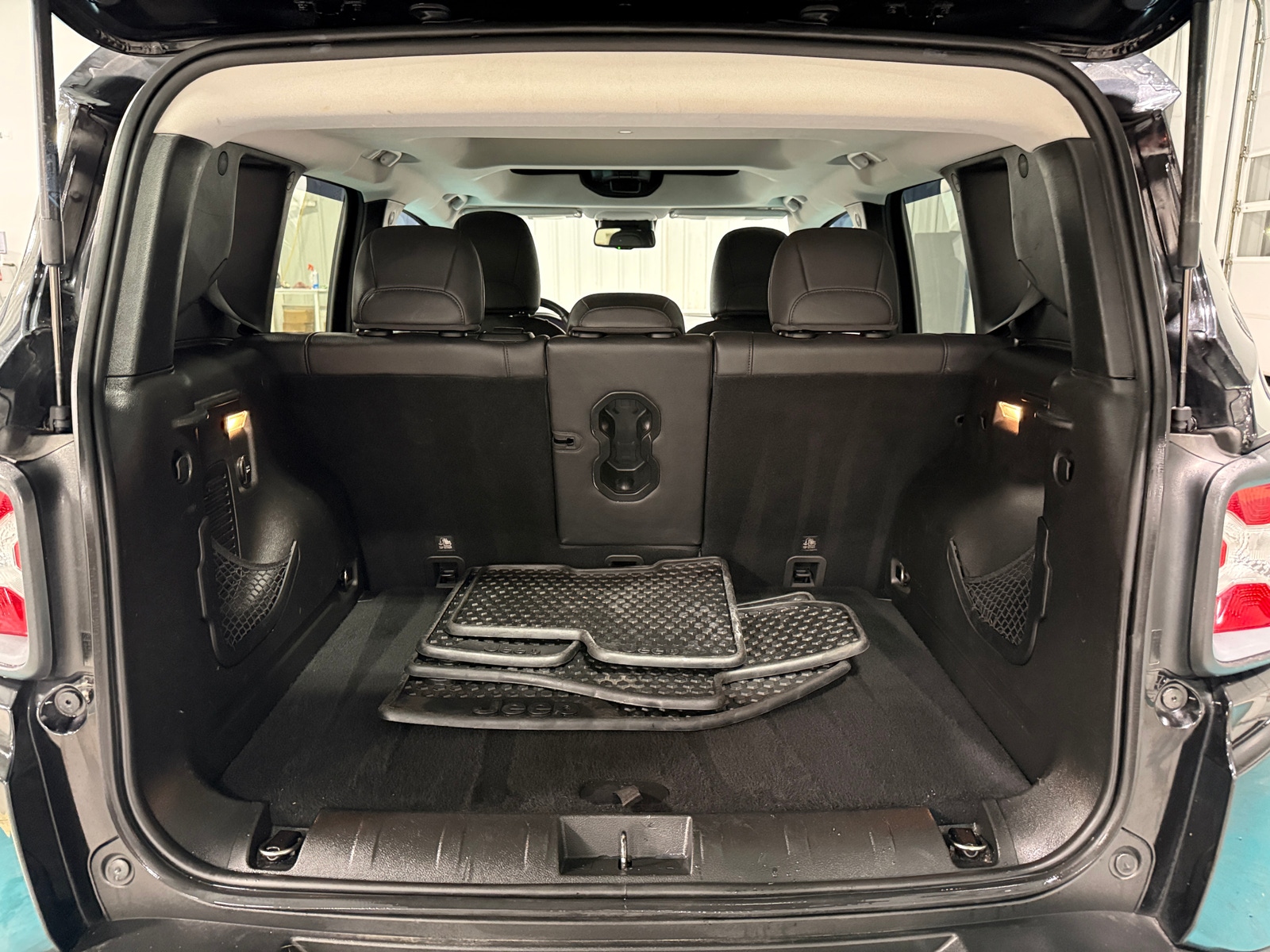 Thumbnail: 2017 Jeep Renegade - 7