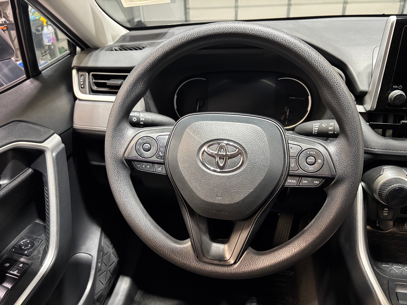 Thumbnail: 2024 Toyota RAV4 - 5