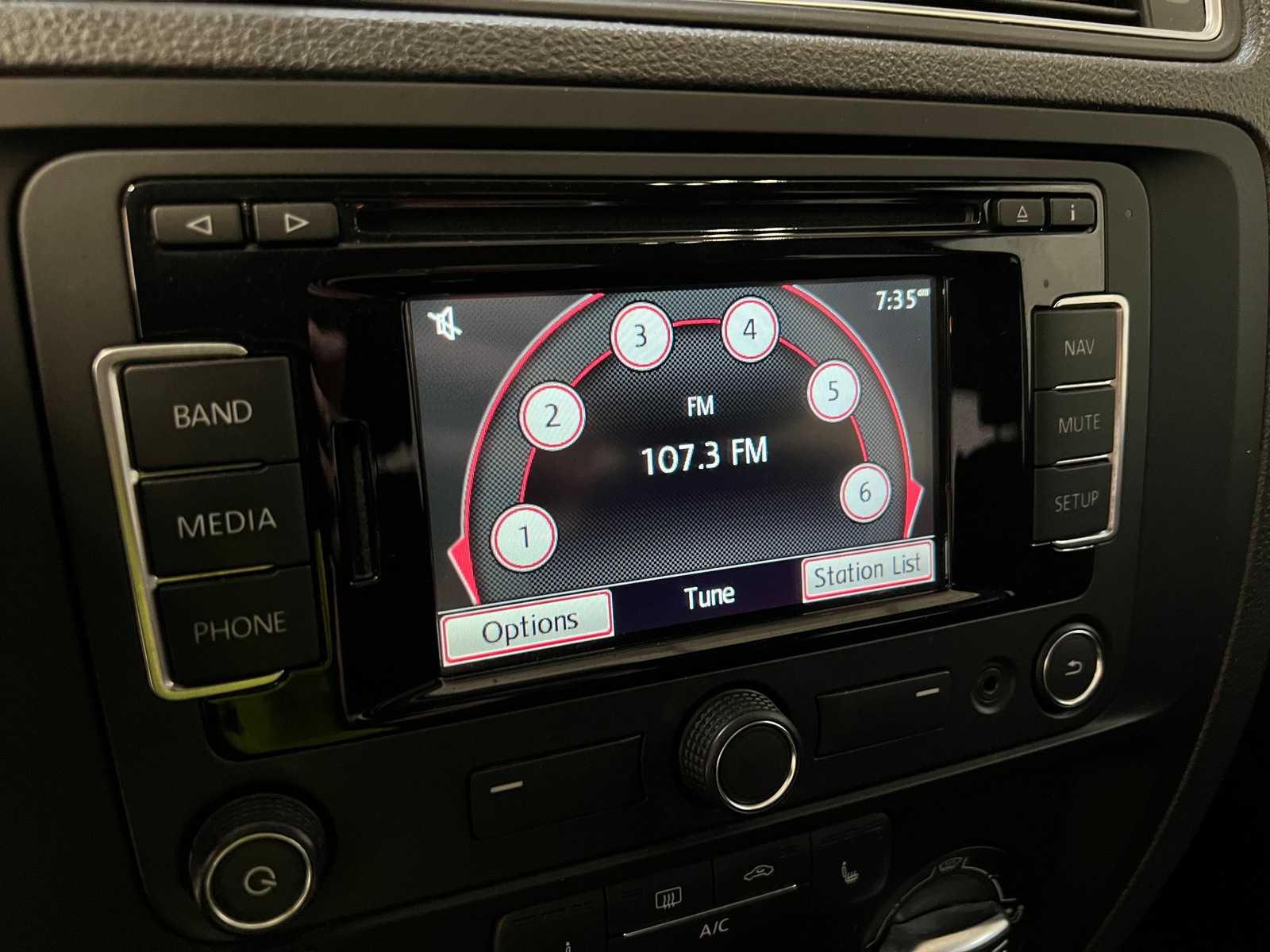 Thumbnail: 2015 Volkswagen Jetta - 4