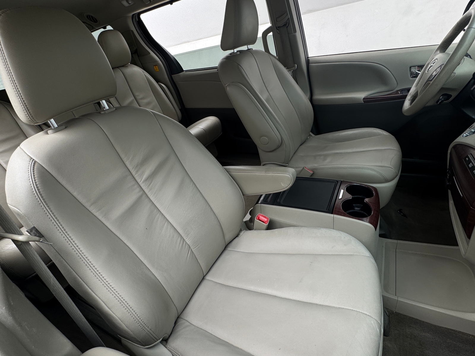 Thumbnail: 2012 Toyota Sienna - 2