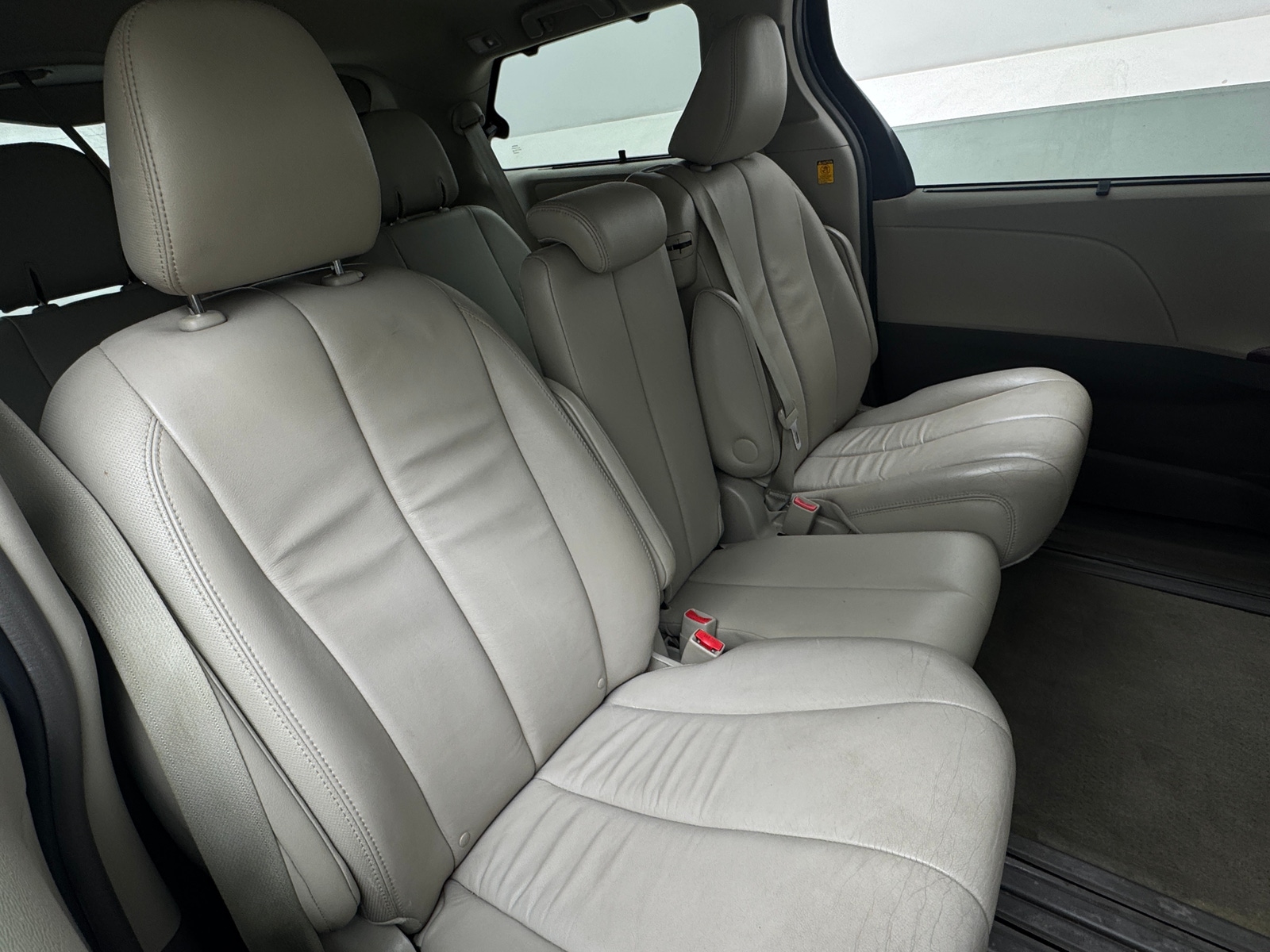 Thumbnail: 2012 Toyota Sienna - 6