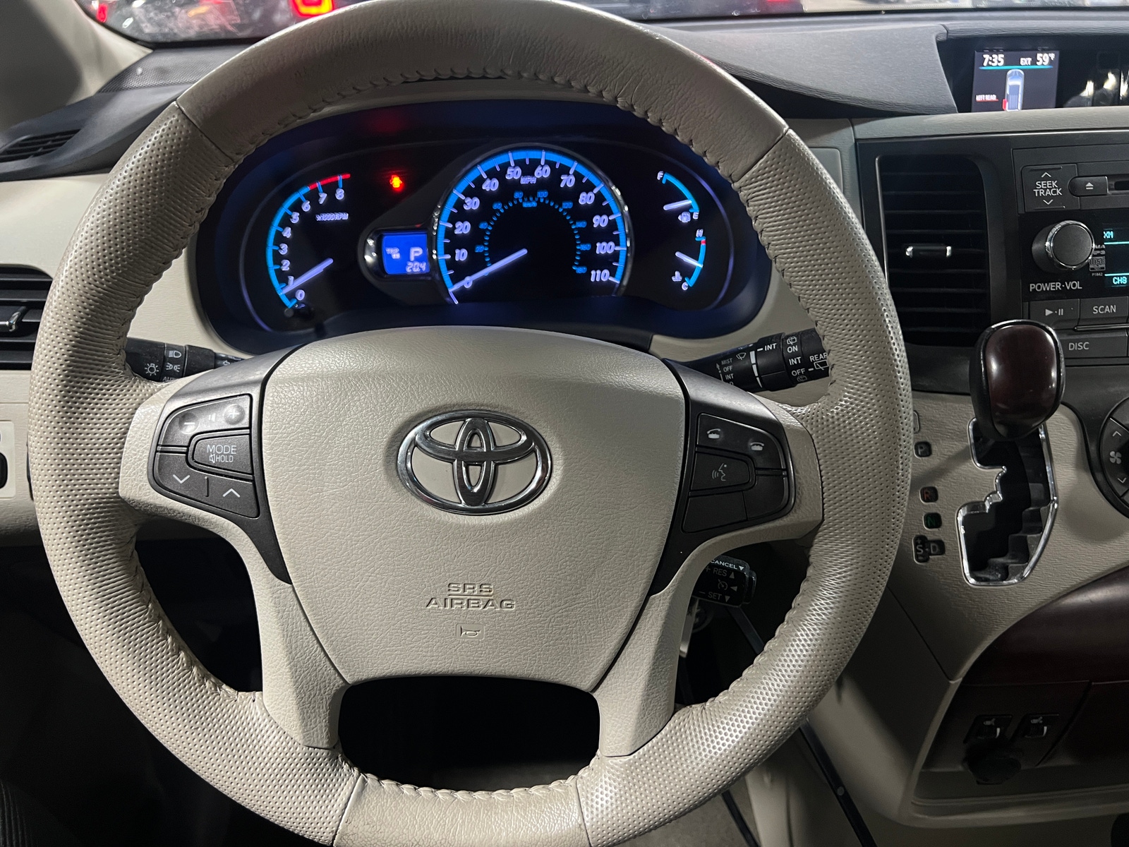 Thumbnail: 2012 Toyota Sienna - 5