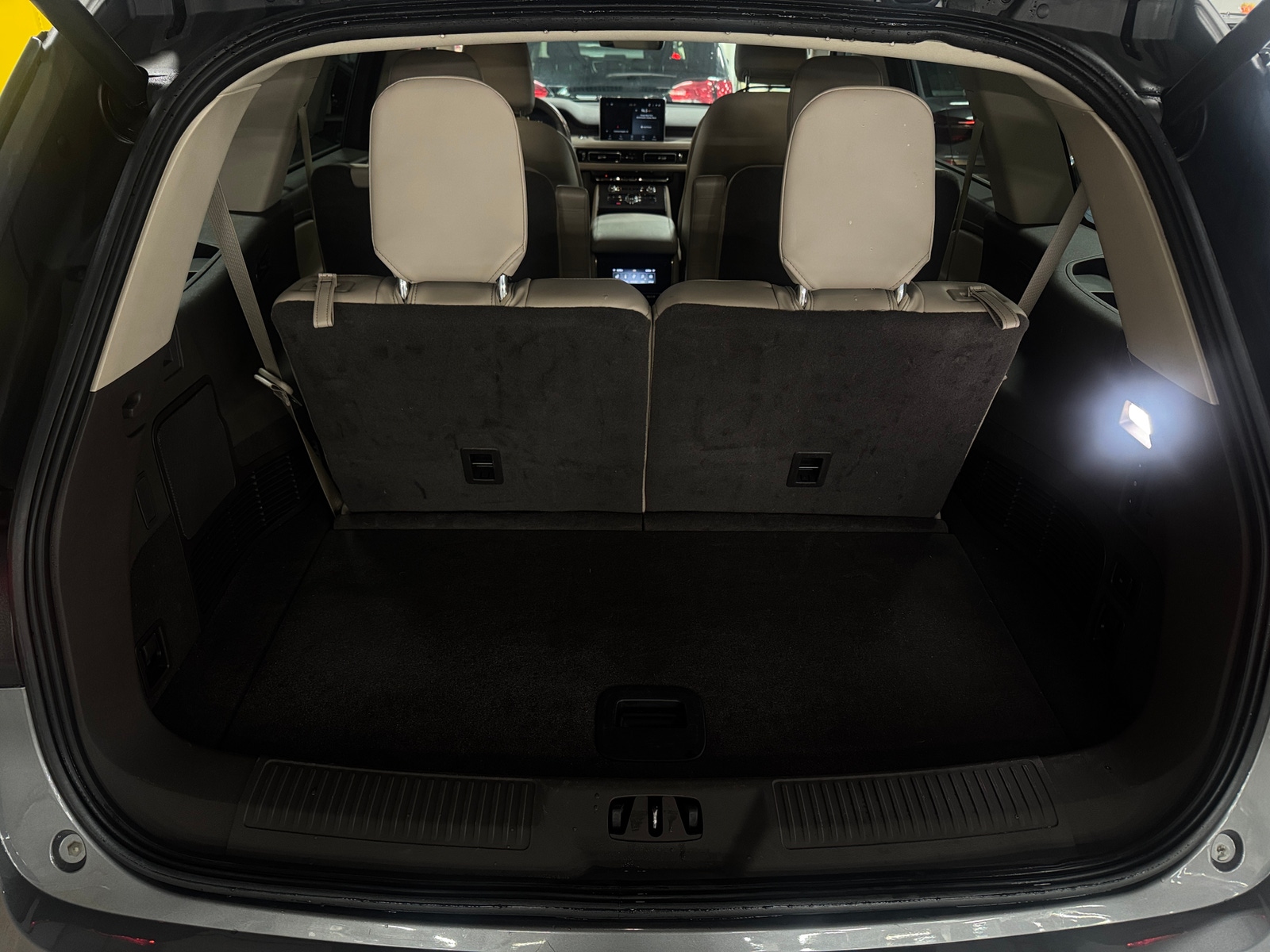 Thumbnail: 2023 Lincoln Aviator - 6