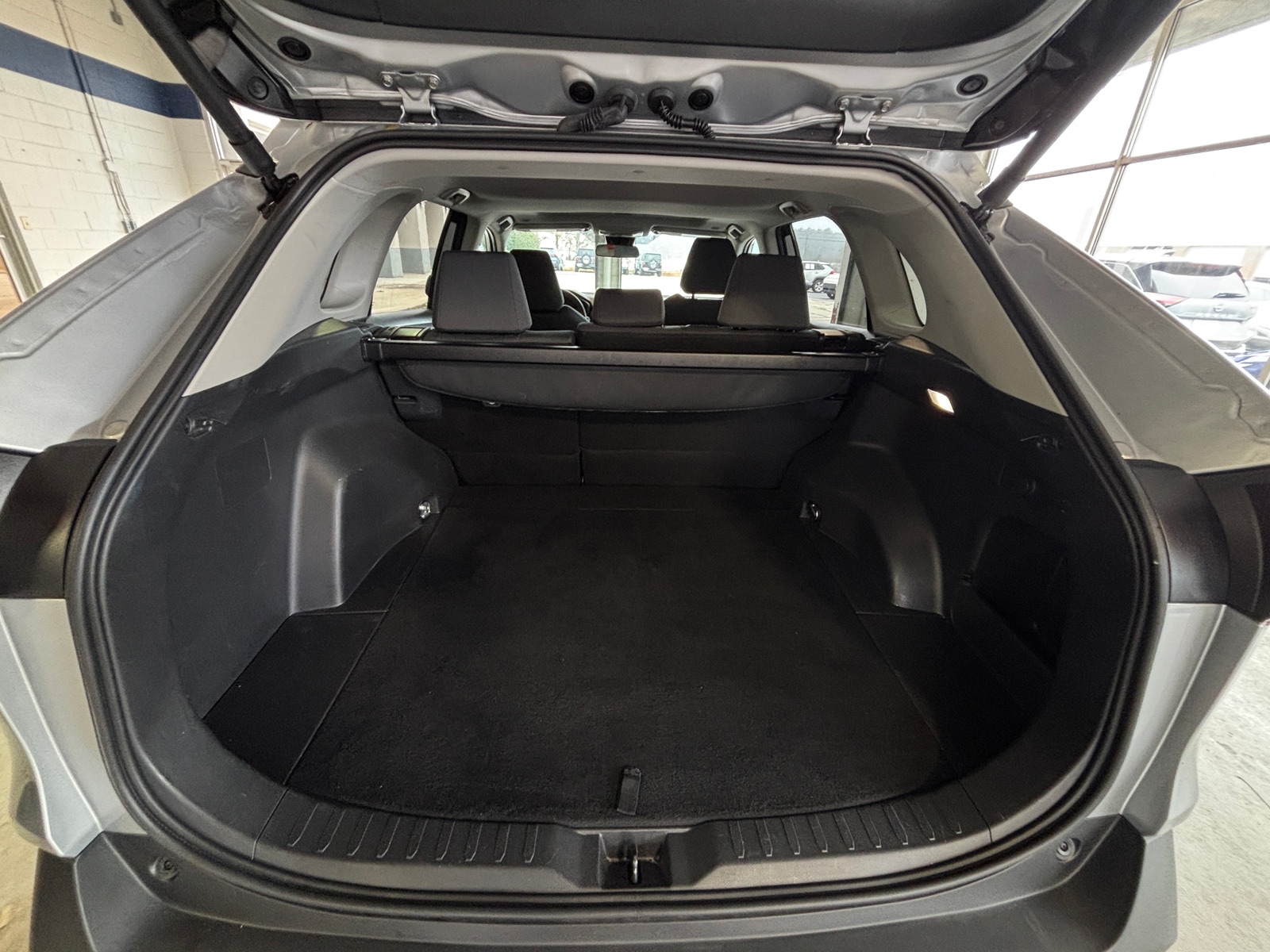 Thumbnail: 2025 Toyota RAV4 - 6