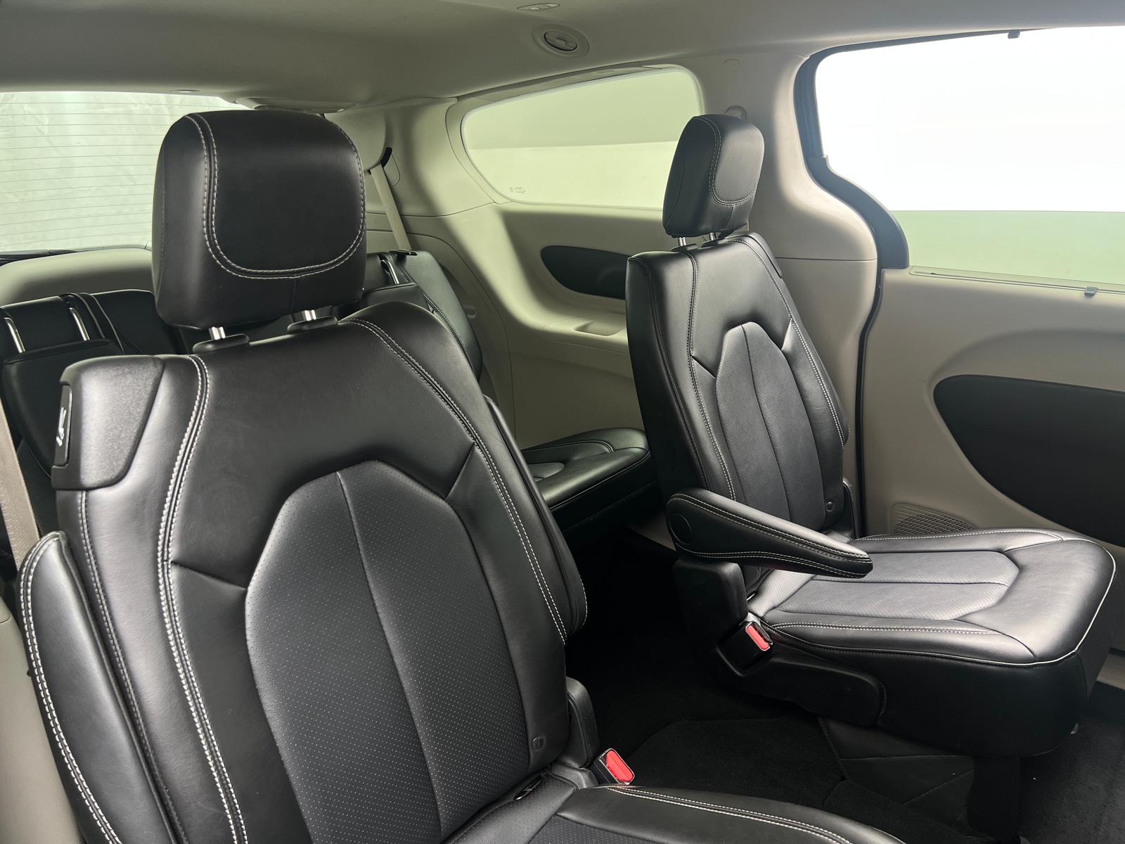 Thumbnail: 2024 Chrysler Pacifica - 5