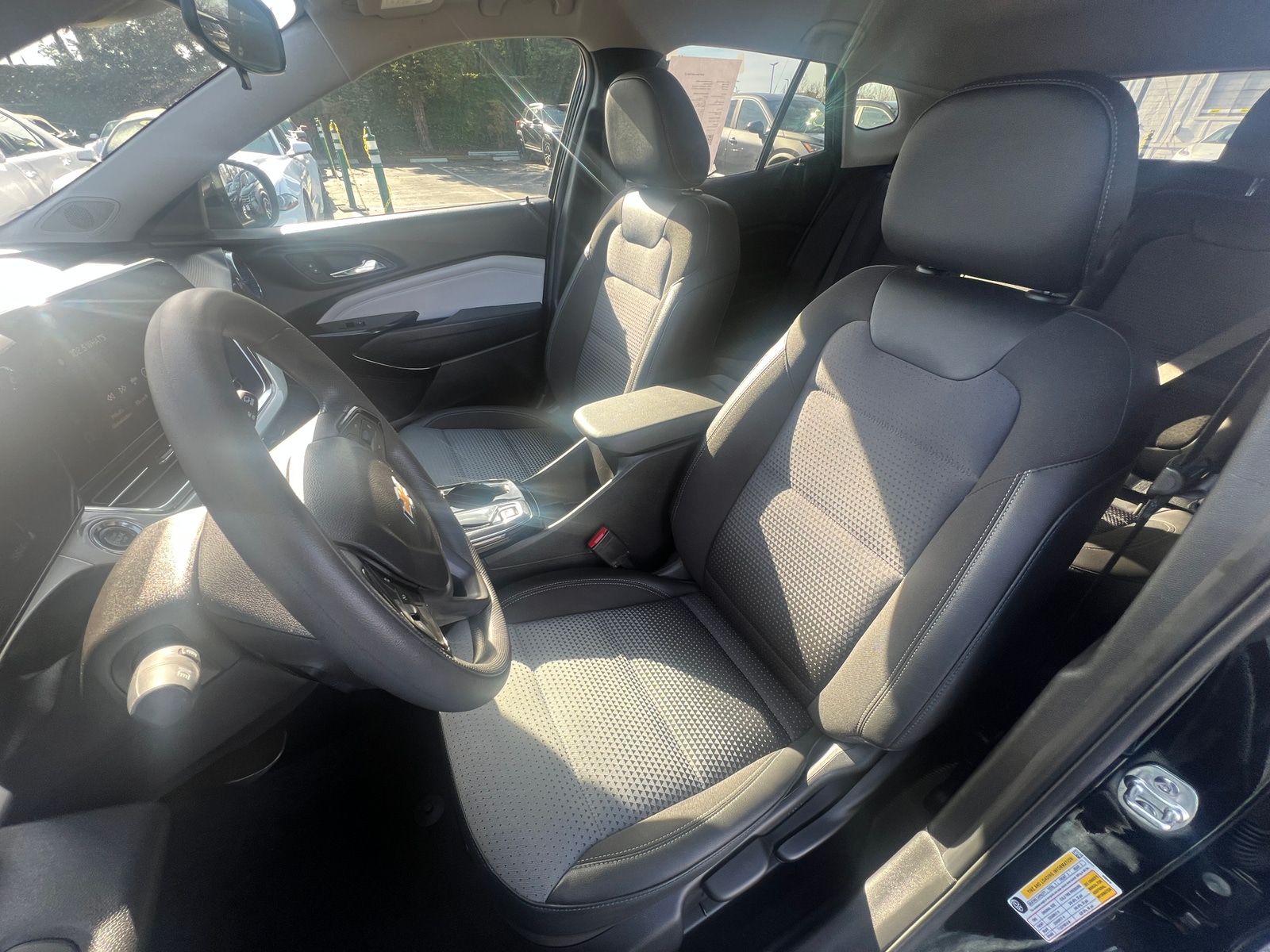 Thumbnail: 2025 Chevrolet Trax - 2