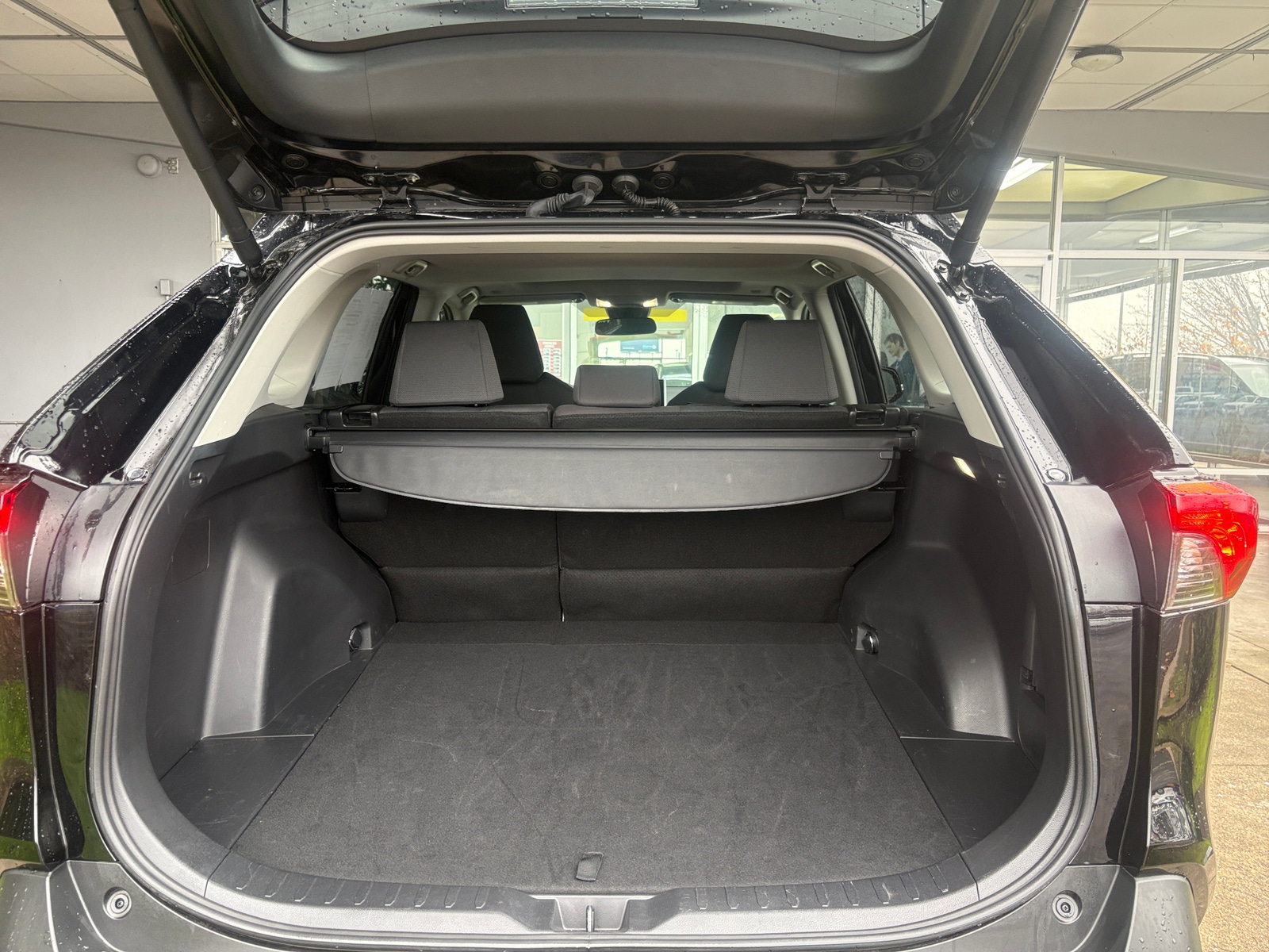 Thumbnail: 2025 Toyota RAV4 - 6