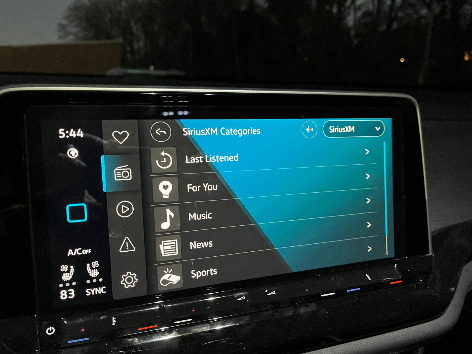 Thumbnail: 2025 Volkswagen Atlas - 4