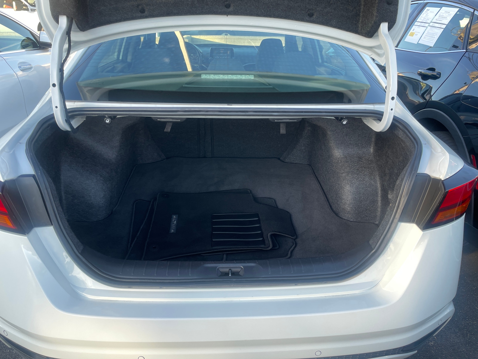 Thumbnail: 2025 Nissan Altima - 6