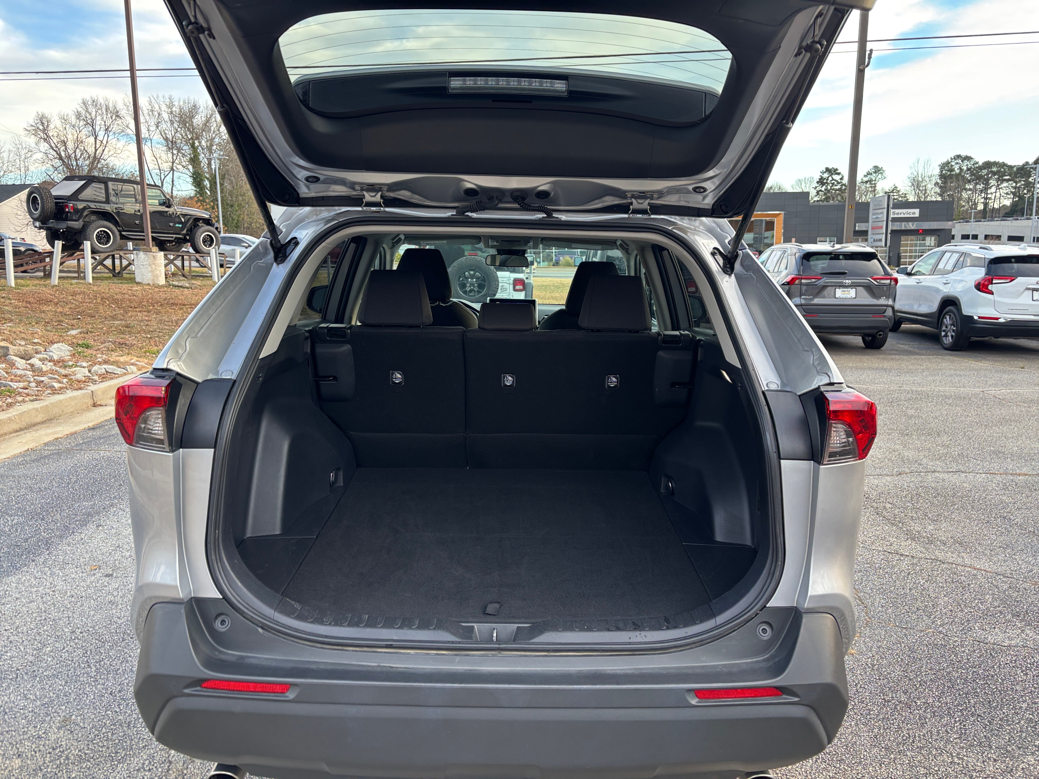 Thumbnail: 2025 Toyota RAV4 - 6